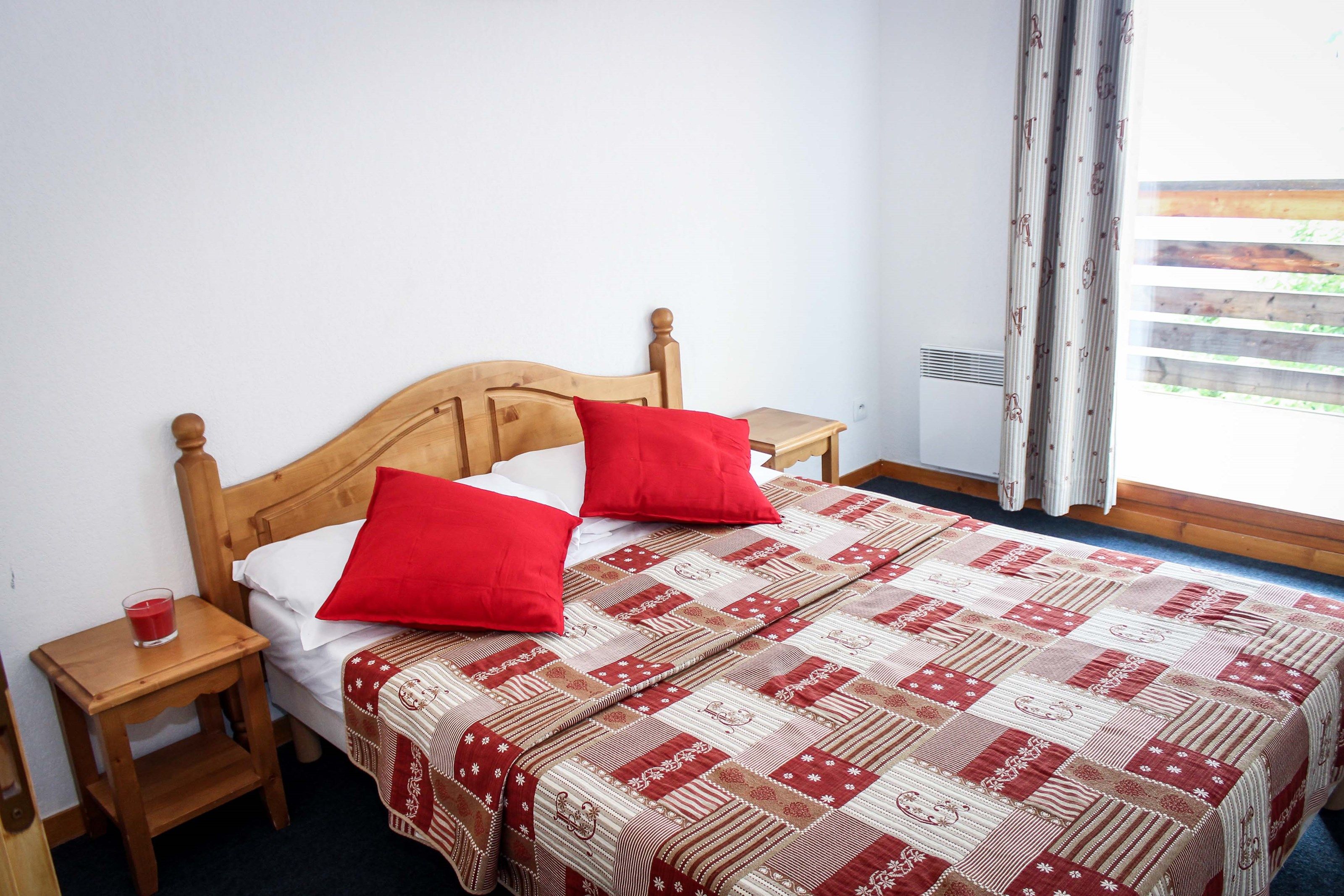 image Drift to sleep in this plush Double bed in the master bedroom.