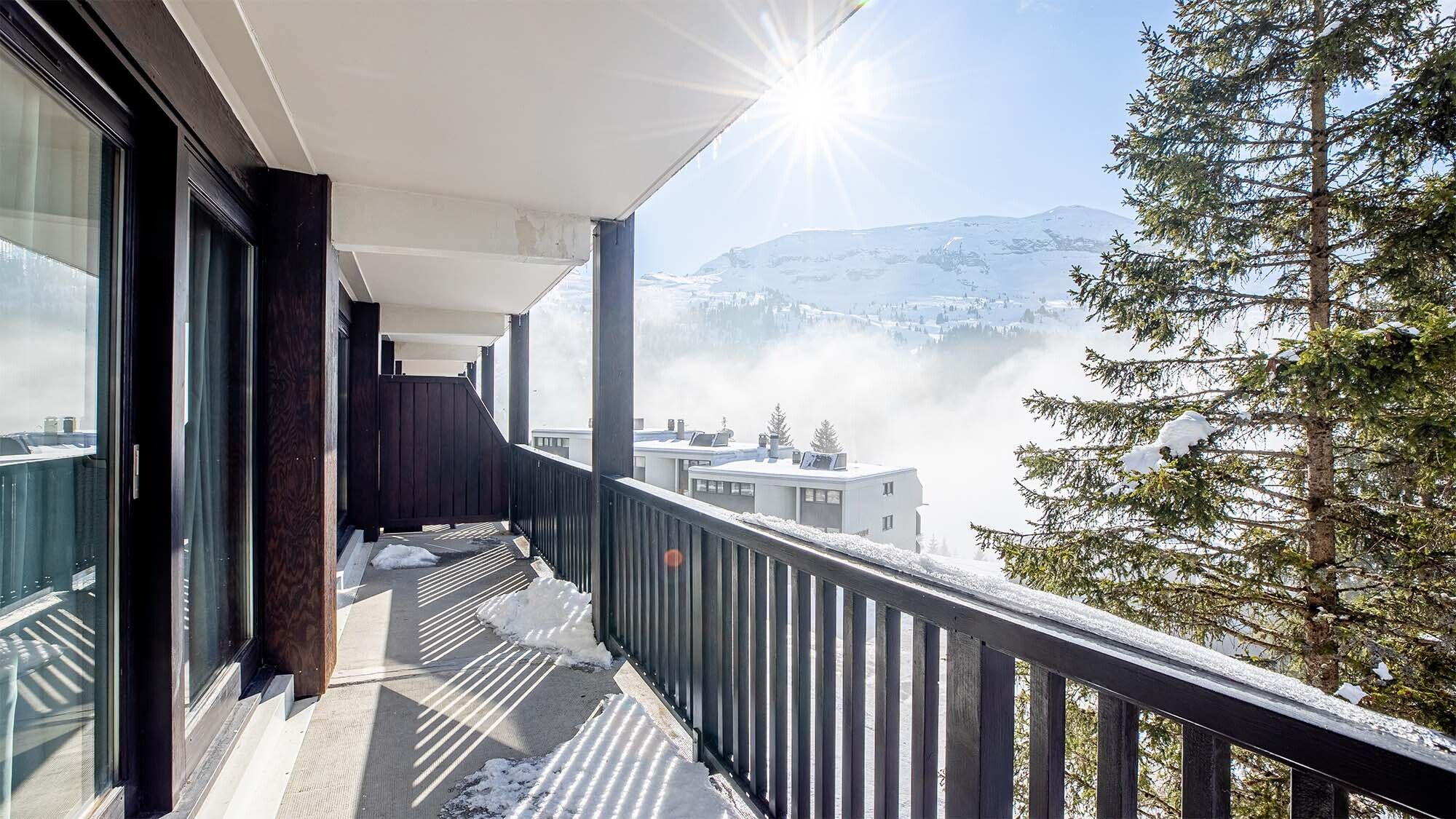 image Please note that the balcony and the view may vary.