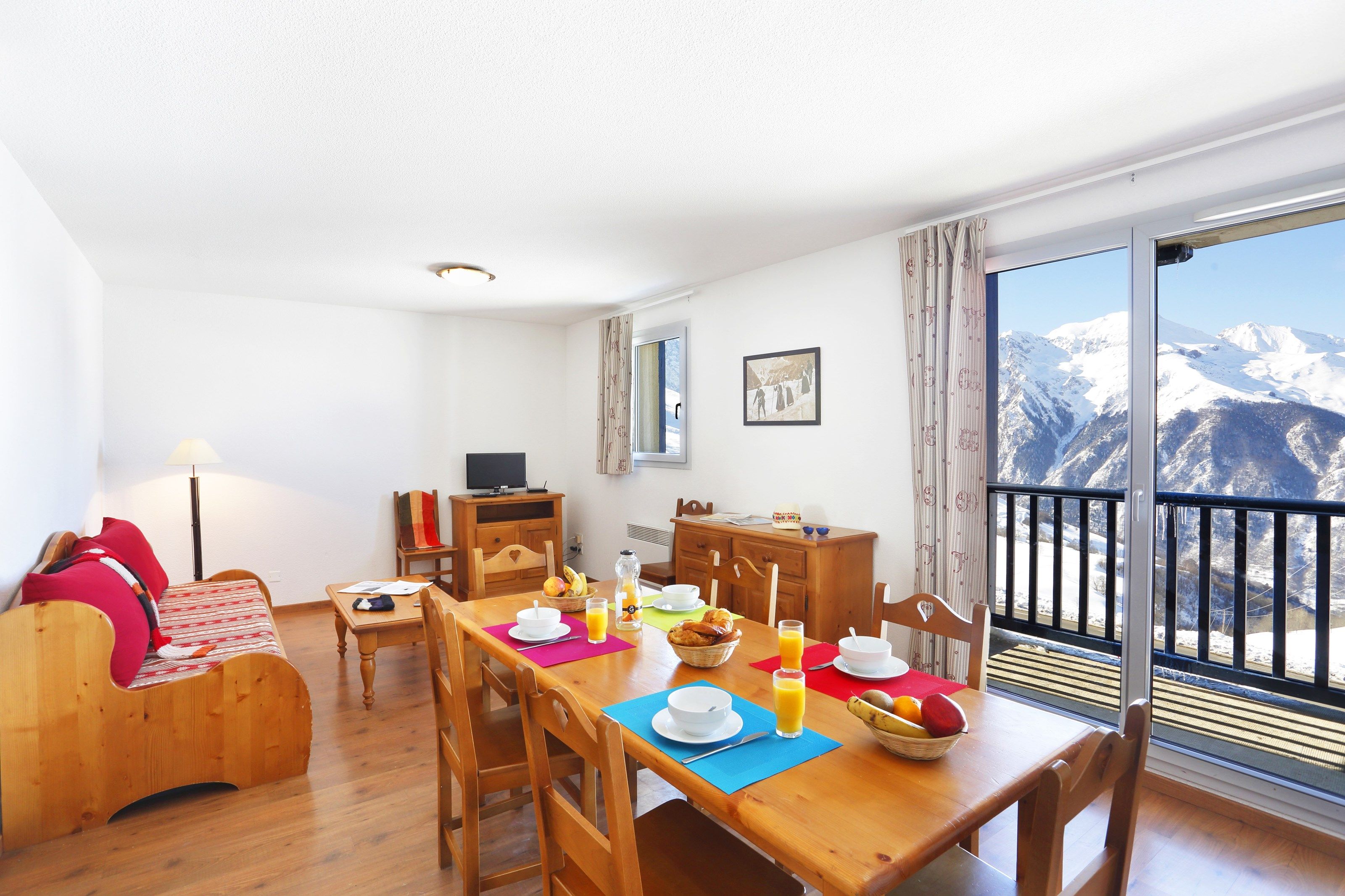 image Welcome to our elegant and modern apartment in Peyragudes!