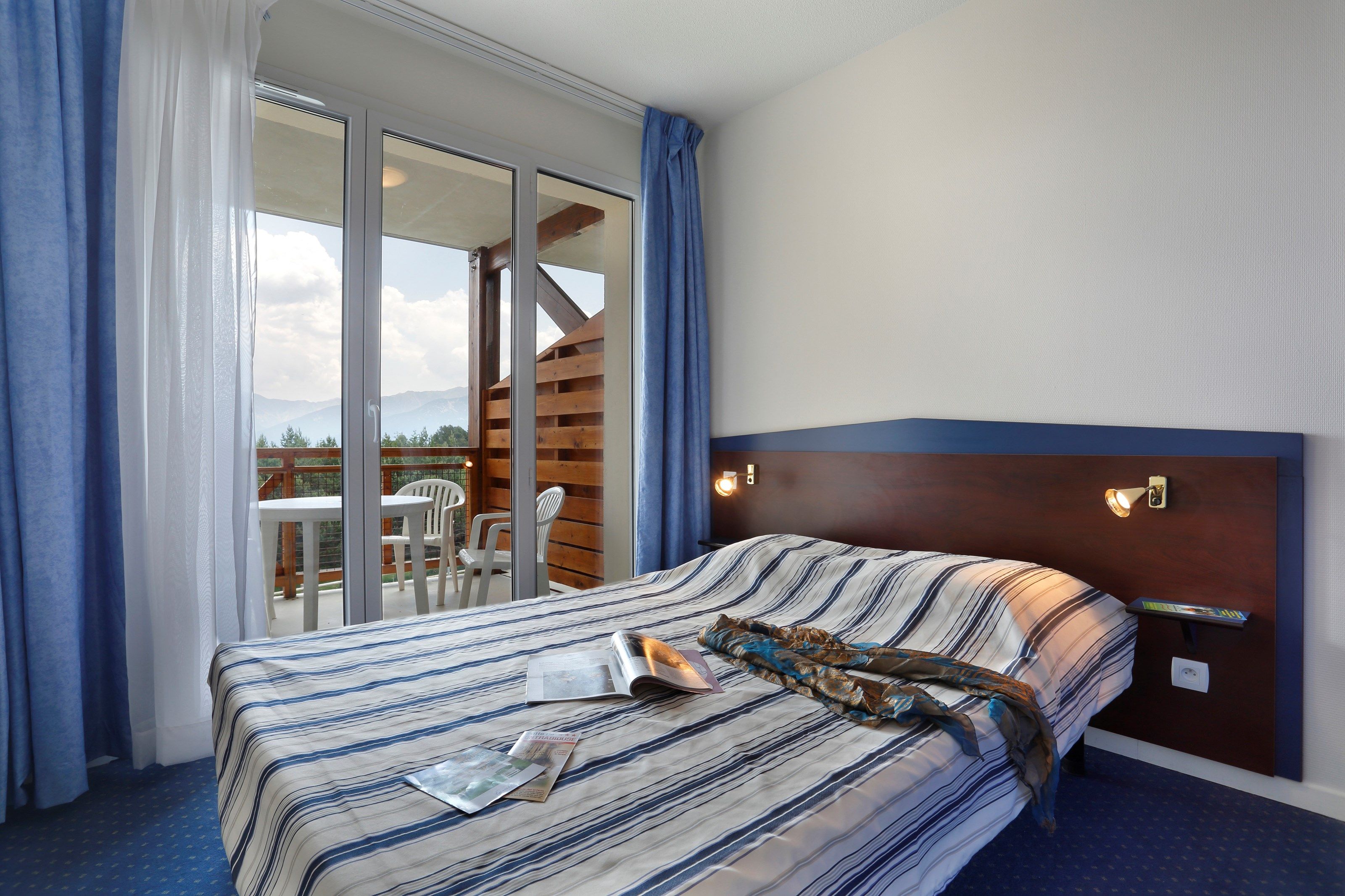 image Drift to sleep in the comfortable Double beds in the 3 bedrooms.