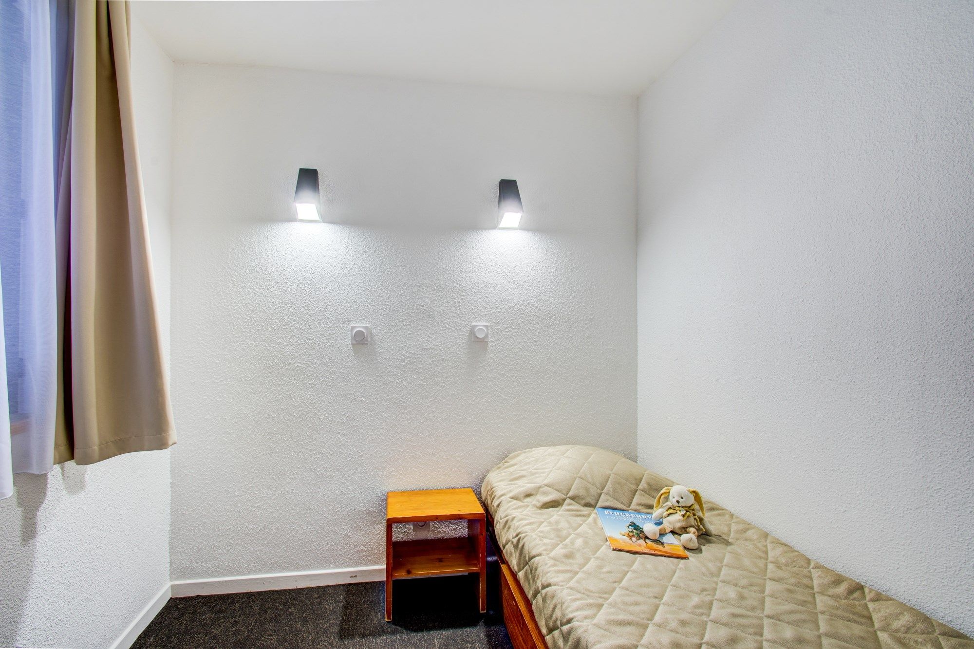 image Drift to sleep in the comfortable Double bed or 2 Single beds after a wonderful day outside.