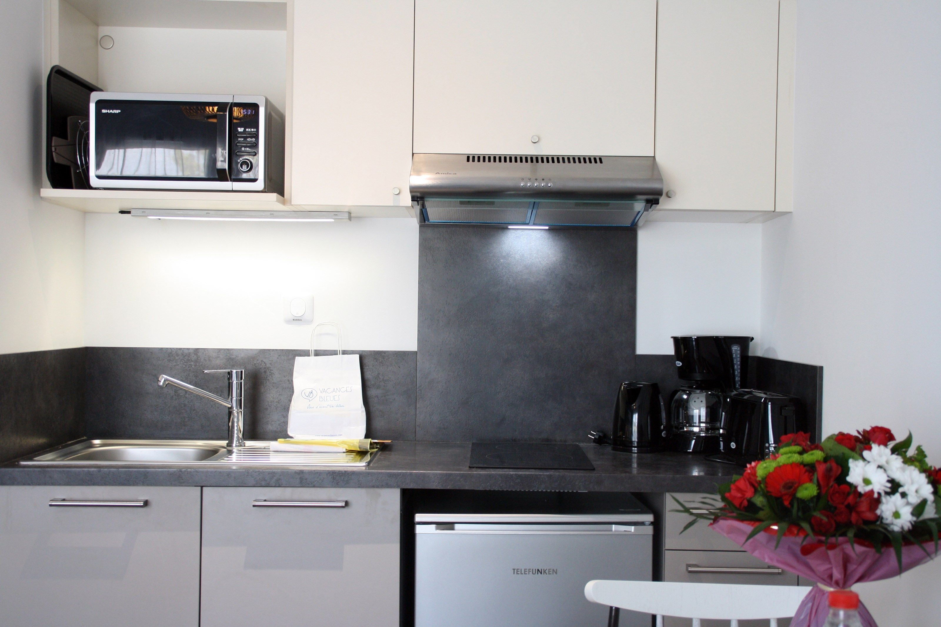 image Prepare meals in the comfort of your very own studio!