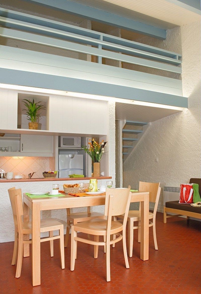 image Make a quick meal in the kitchenette.