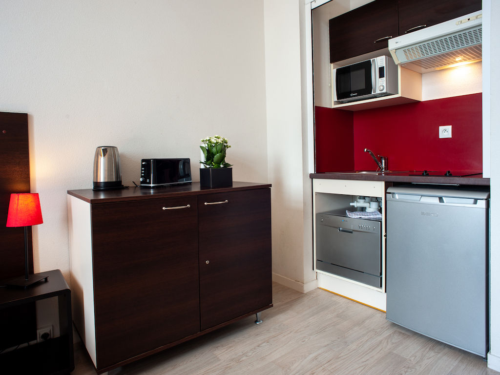 image Tuck into a great snack you’ve prepared in your kitchenette.