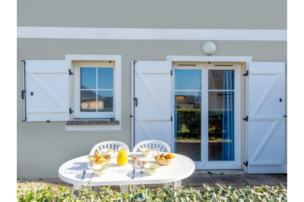 image Step out onto your private terrace in the evening!
