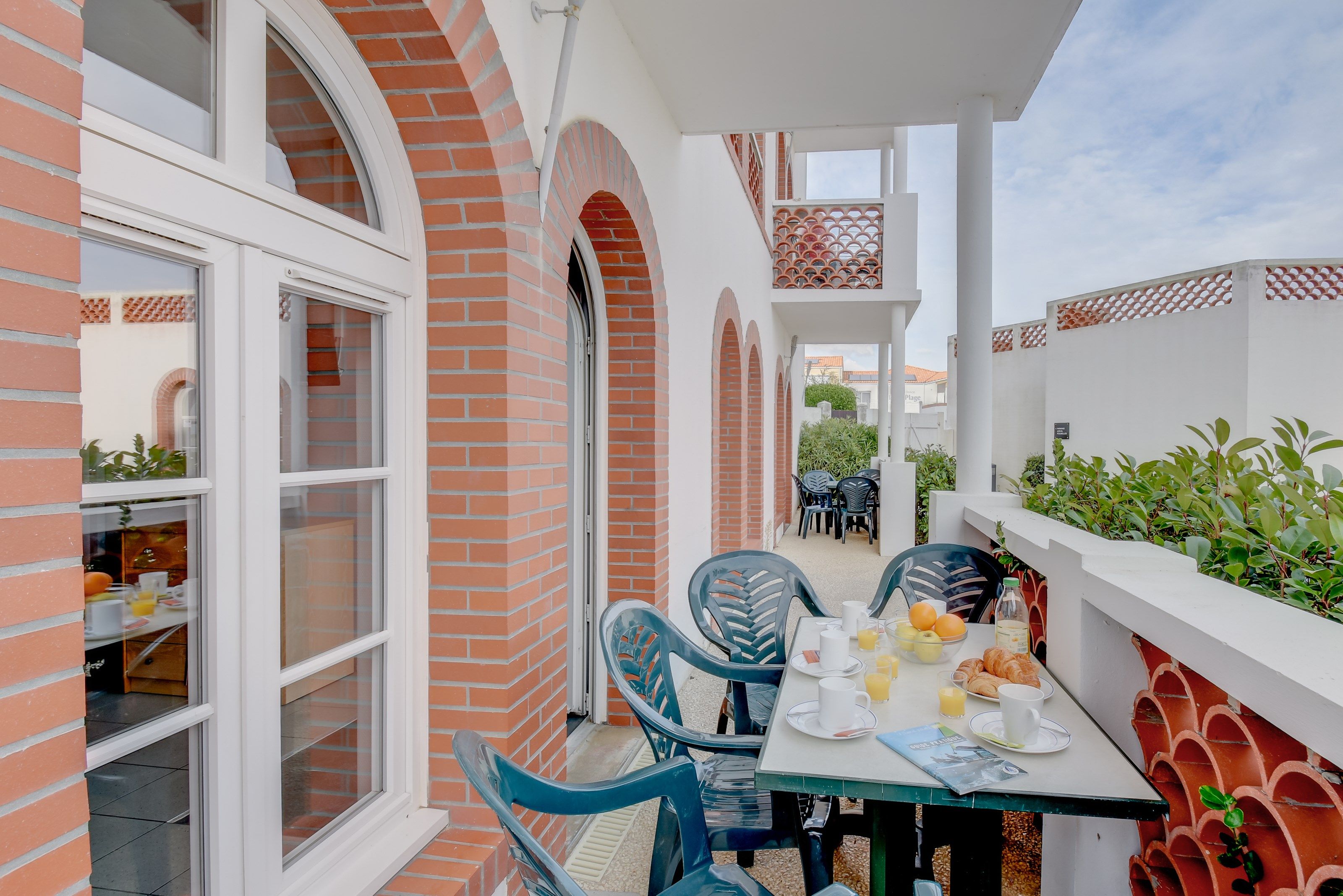 image Open the door and step out onto your balcony or terrace with sea views!