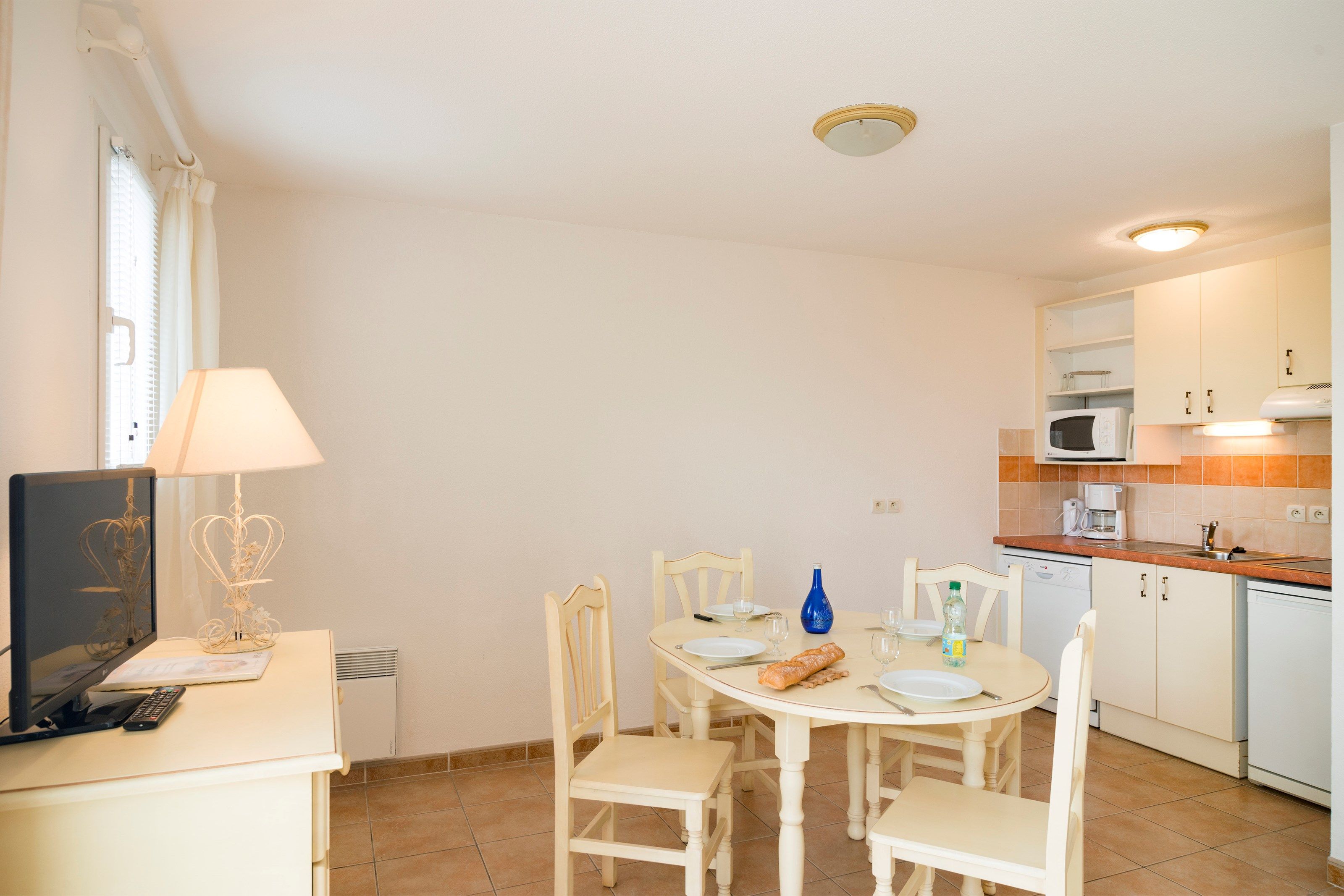 image Make a quick meal in your kitchenette.