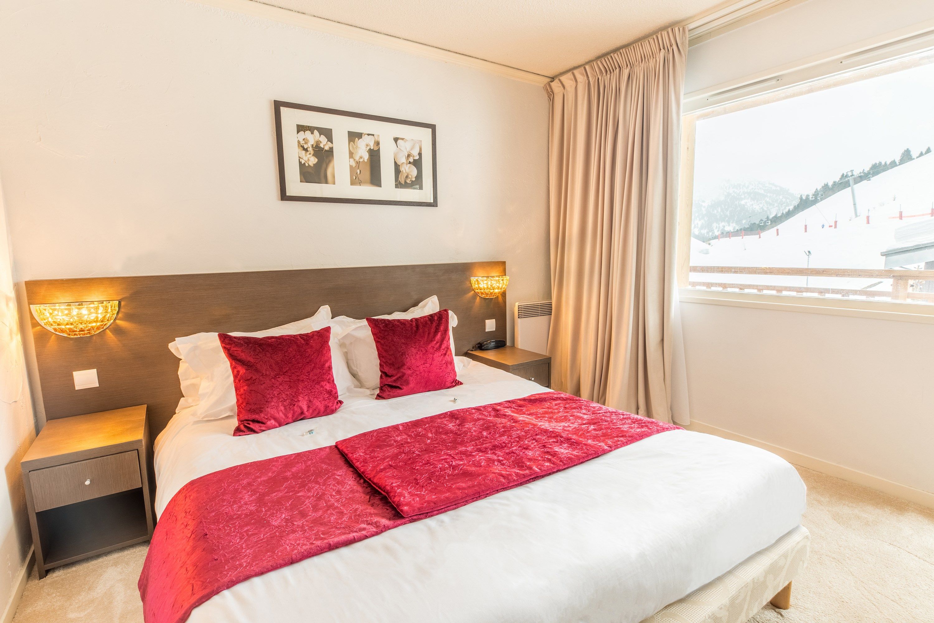 image Relax on the comfy Double bed (or 2 Single beds) after a day outside.