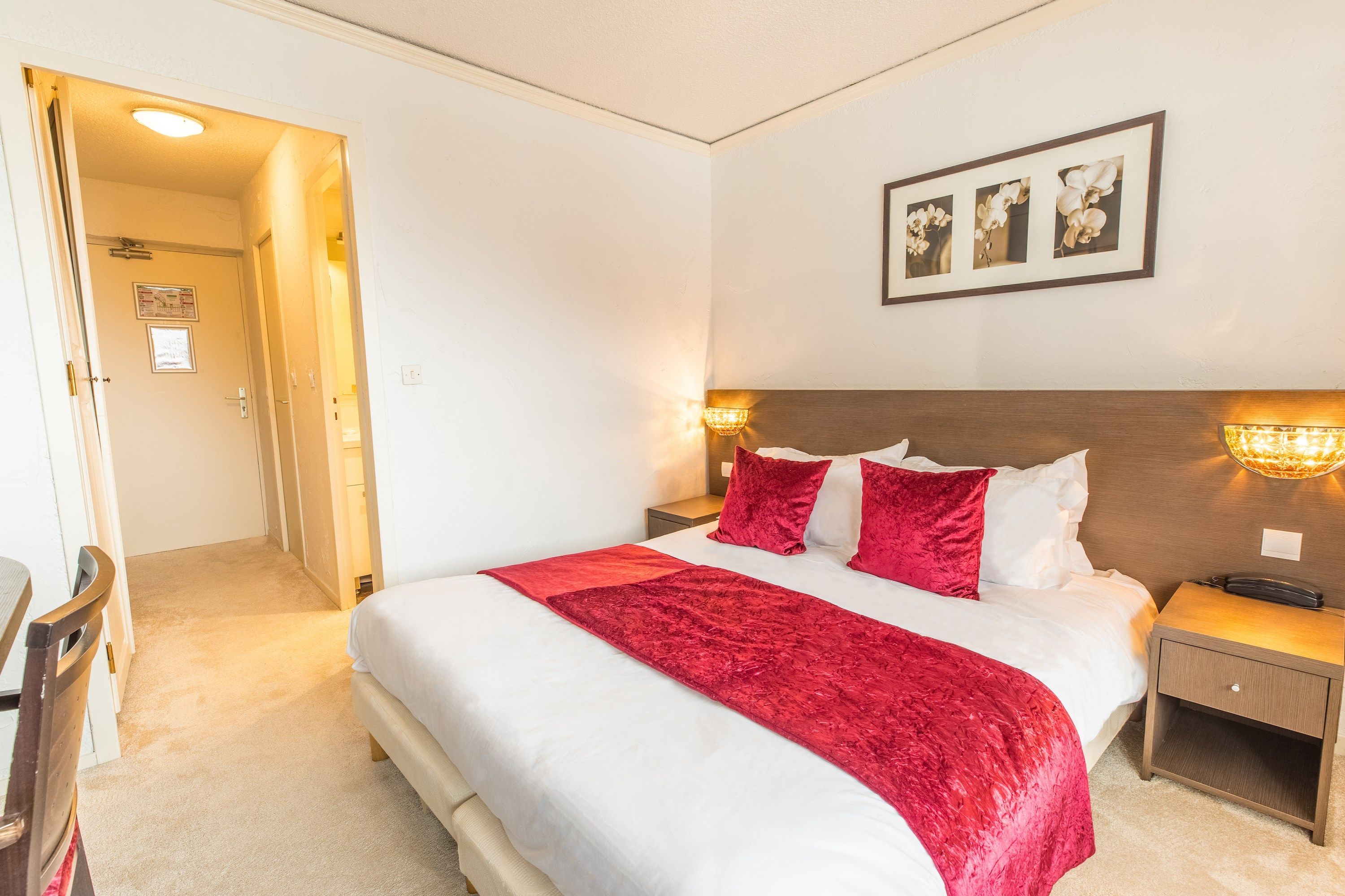 image Get a good night's rest in the cozy bedroom which has a Double bed or 2 Single beds.