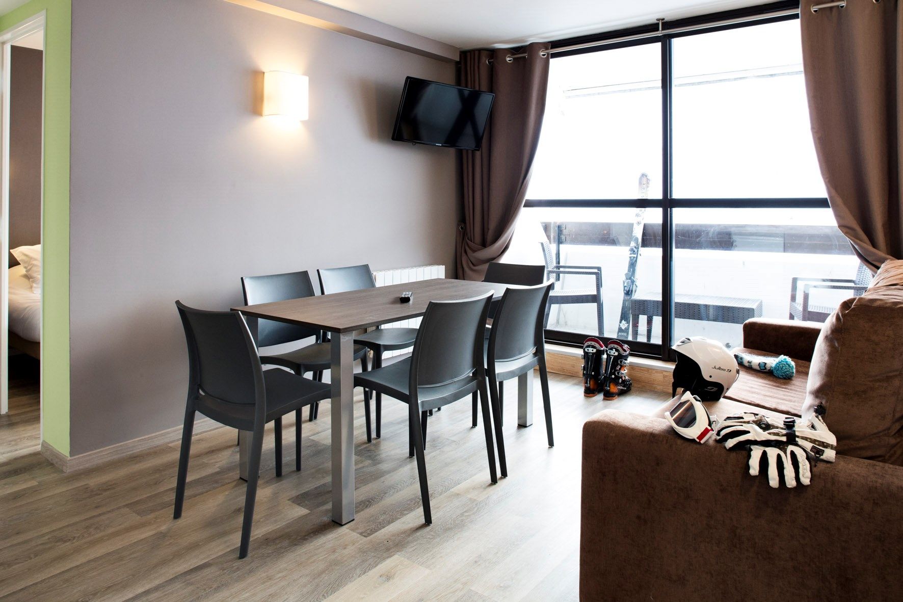 image Relax and rejuvenate in the 20m2 living room.