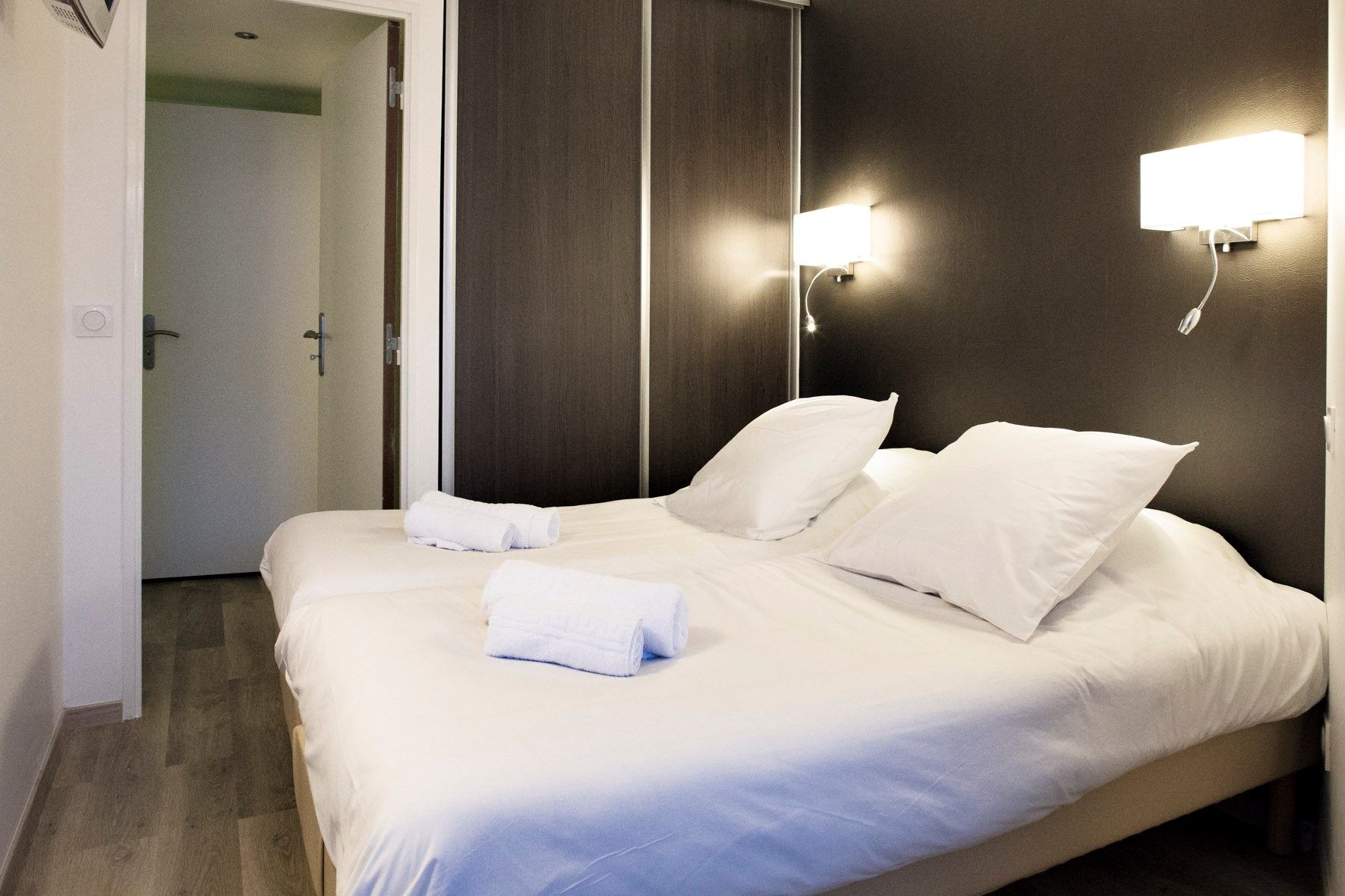 image There are 4 Single beds in this unit.