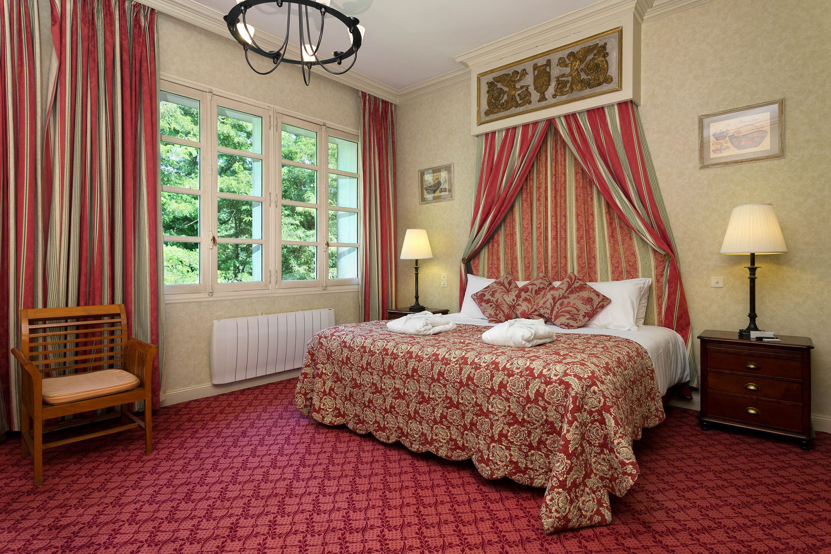 image You will love to stay in our elegant suite in an authentic Chateau!