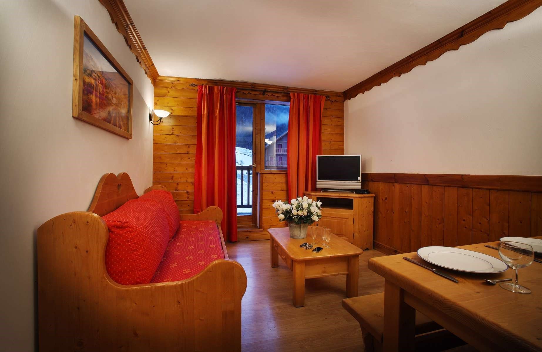 image Welcome to our cozy and rustic apartment in Oz en Oisans!