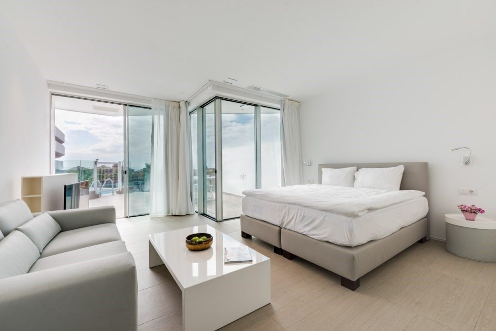 image Drift to sleep in the cozy Double bed.