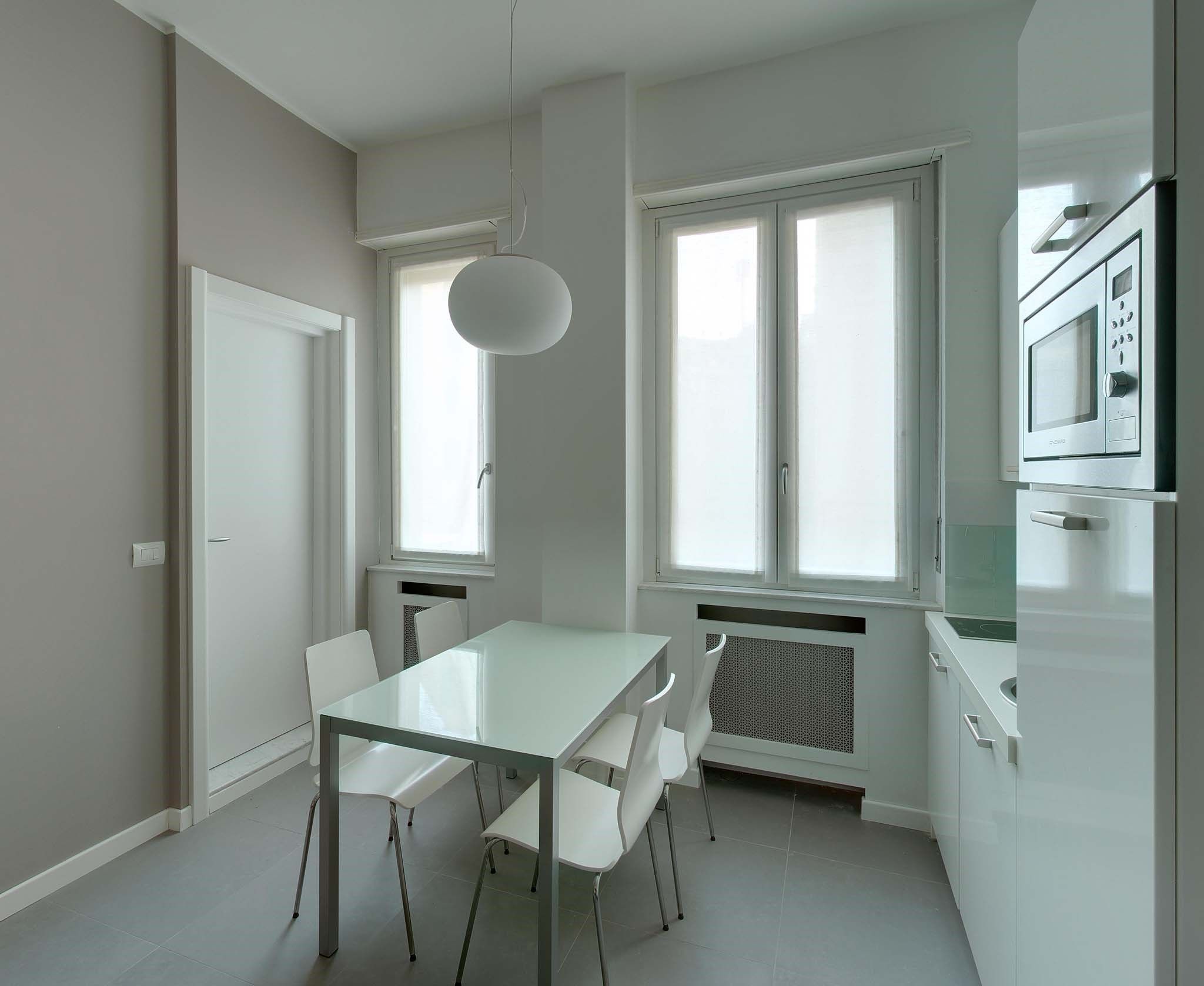 image Make a quick meal in the kitchenette.