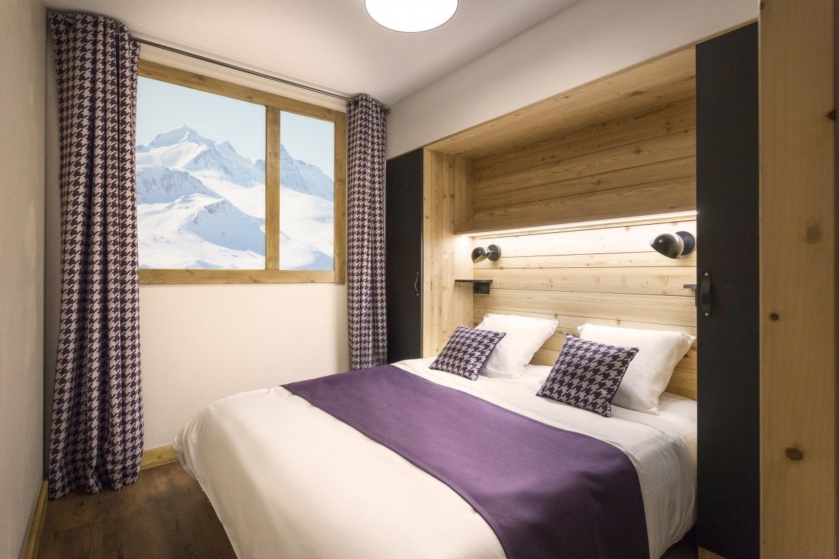 image Get a peaceful night sleep in our cozy bedroom, which has 2 Single beds which can be twinned.