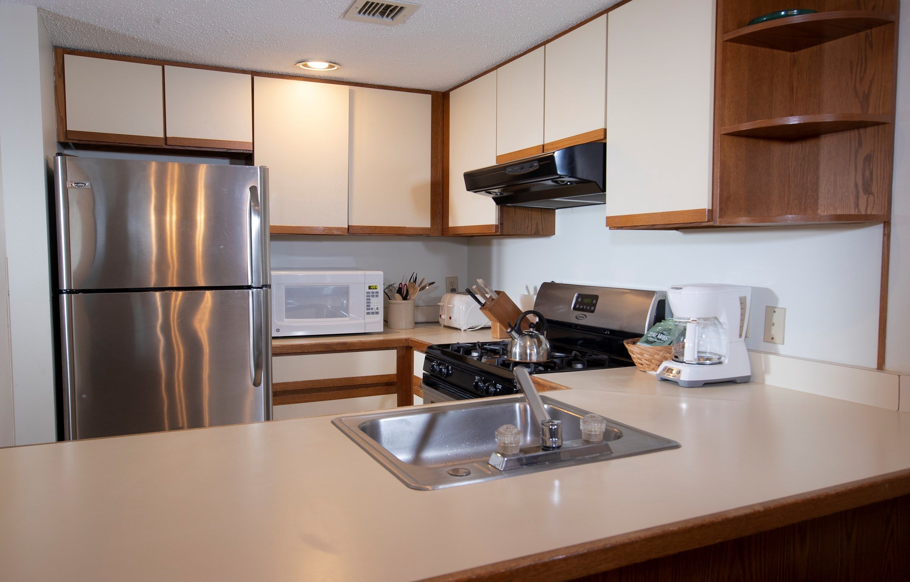 image Prepare meals in the comfort of your very own fully-equipped kitchen.