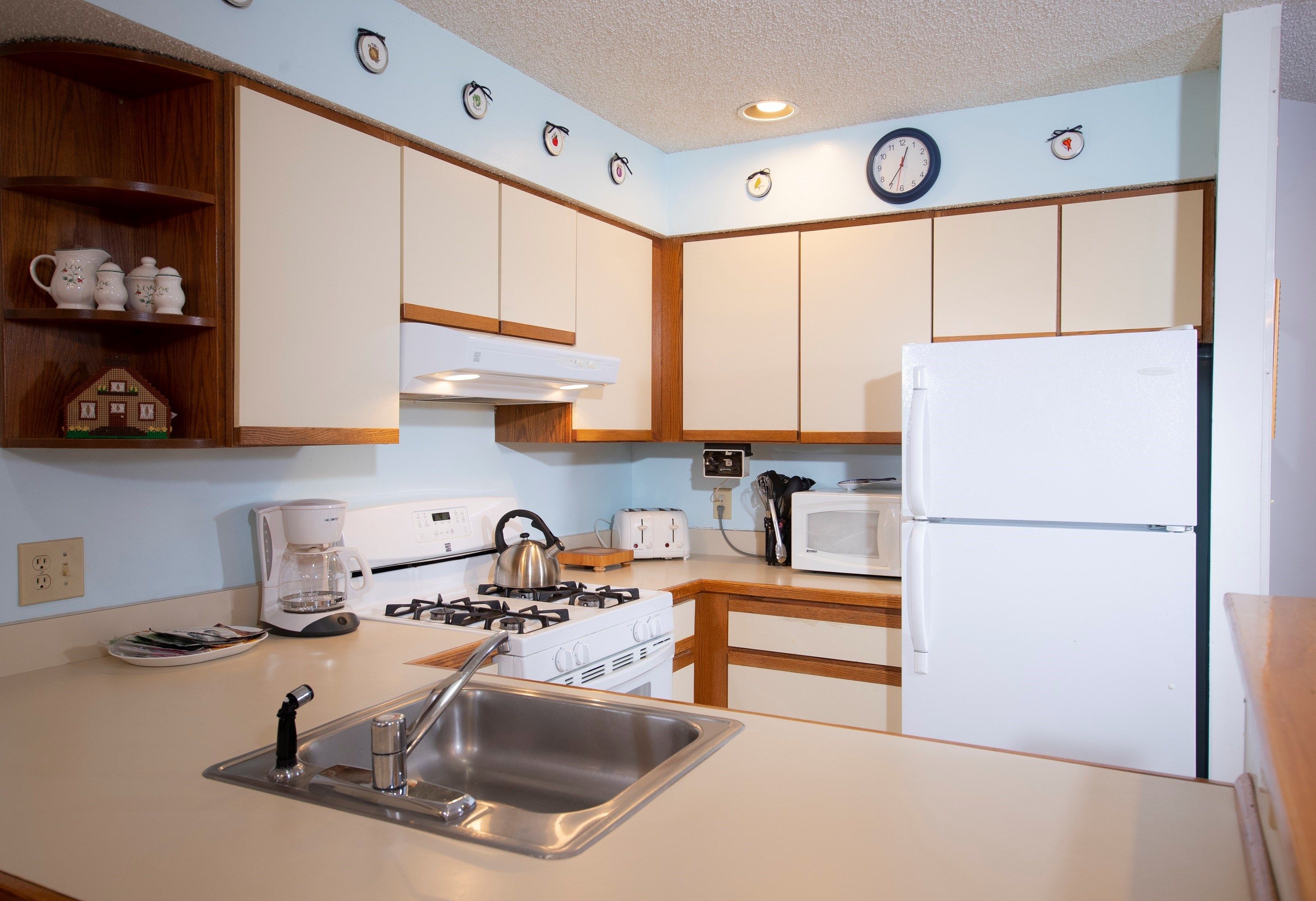 image Make a quick meal in your kitchen.