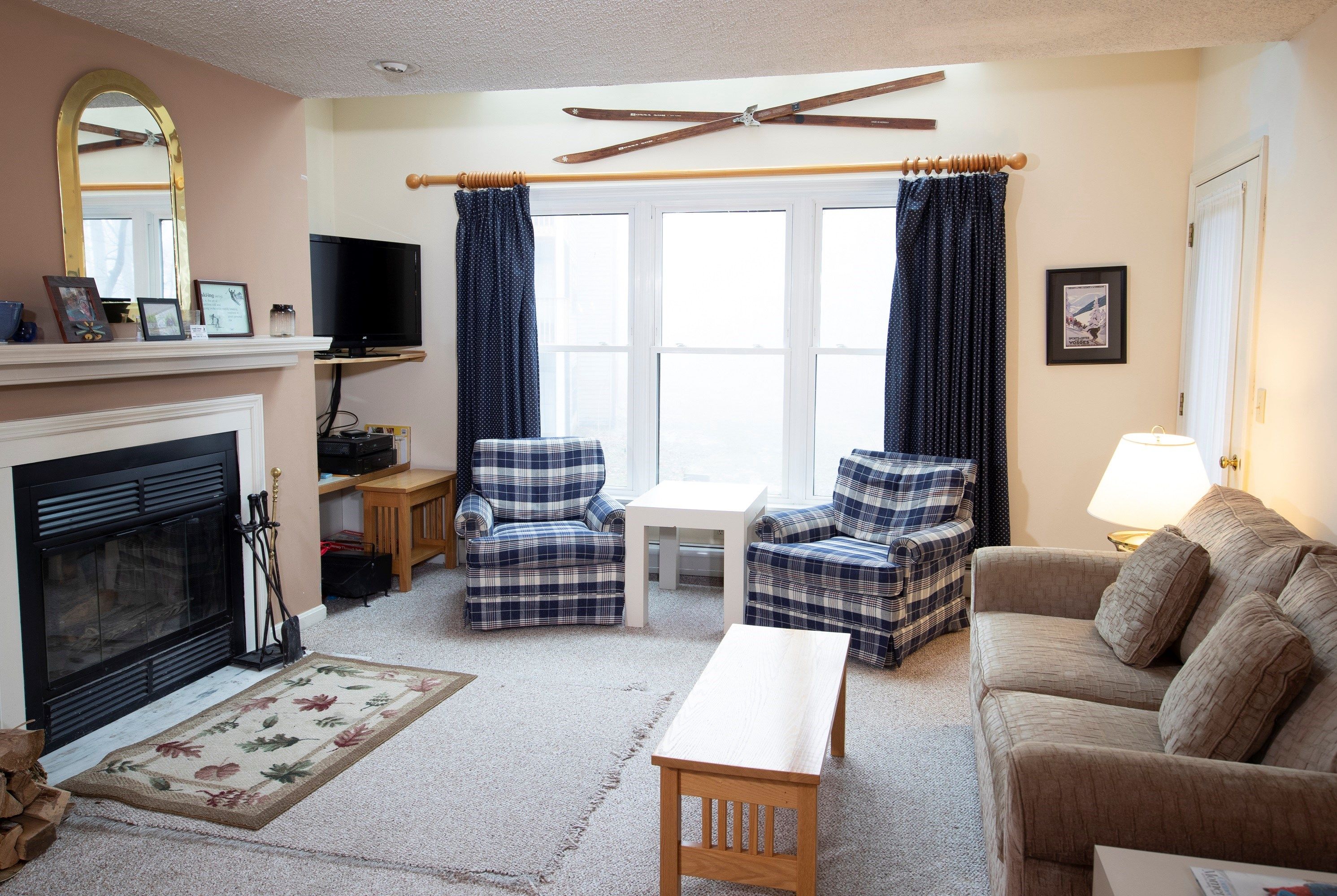 image Welcome to our cozy and charming mountainside condo! Please note that photos are representative.