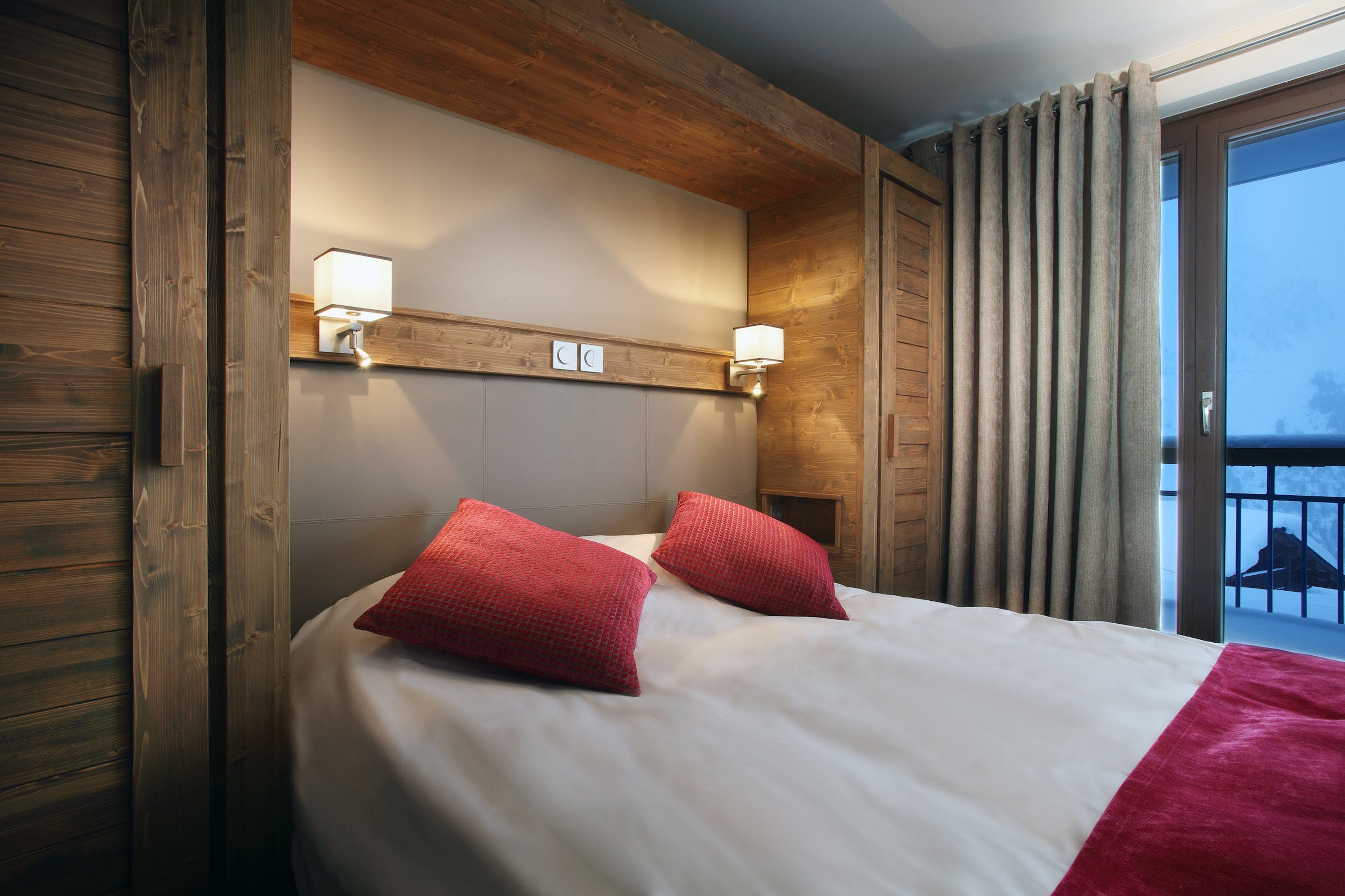 image Drift to sleep in the comfortable Double bed in the bedroom (PLEASE NOTE that the bedroom may NOT have private balcony/terrace access).