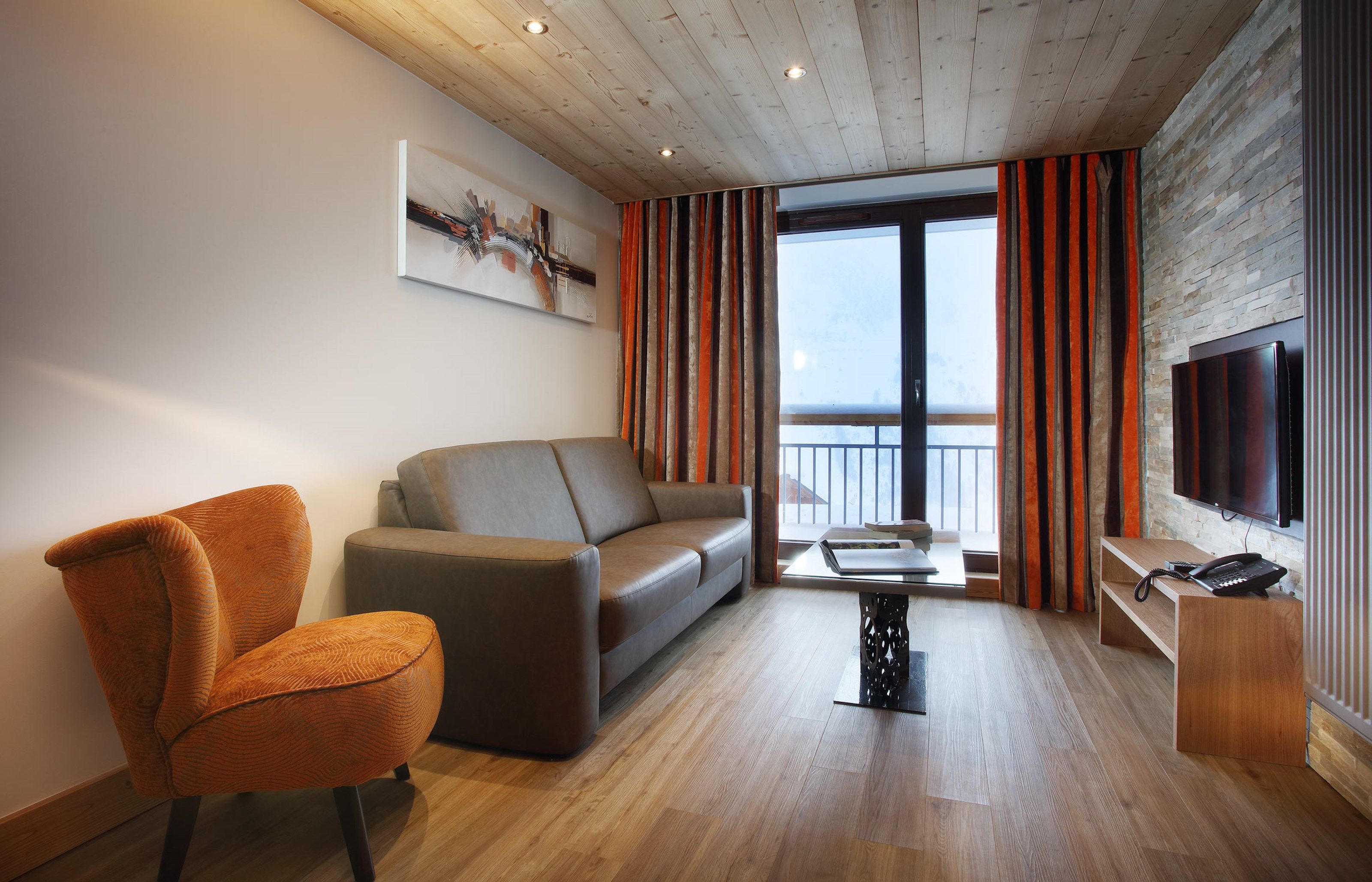 image Stay in our equipped and charming apartment in the mountains!