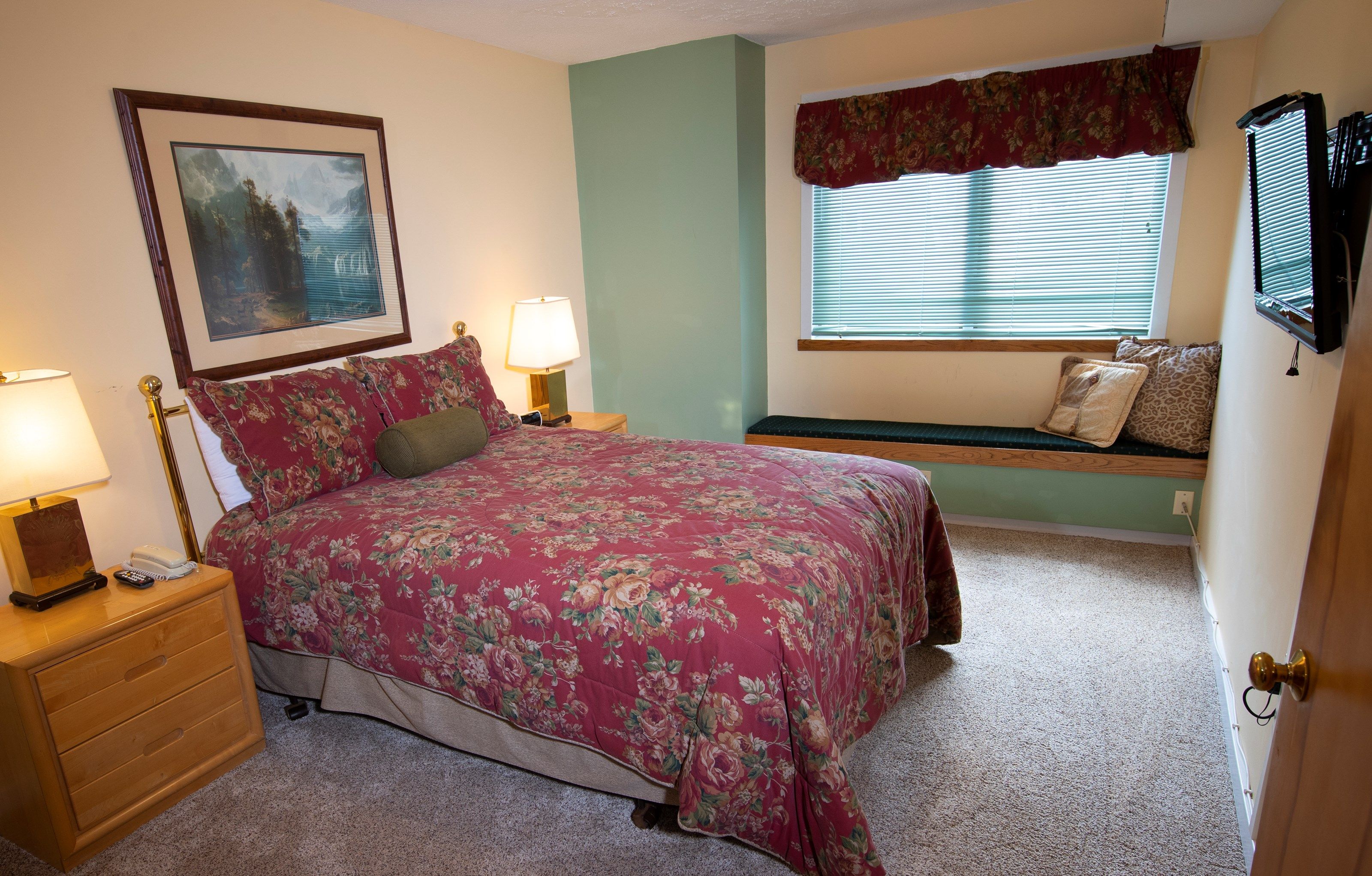 image The bedroom may feature a variety of bedding options - please specify your preferences with our team!