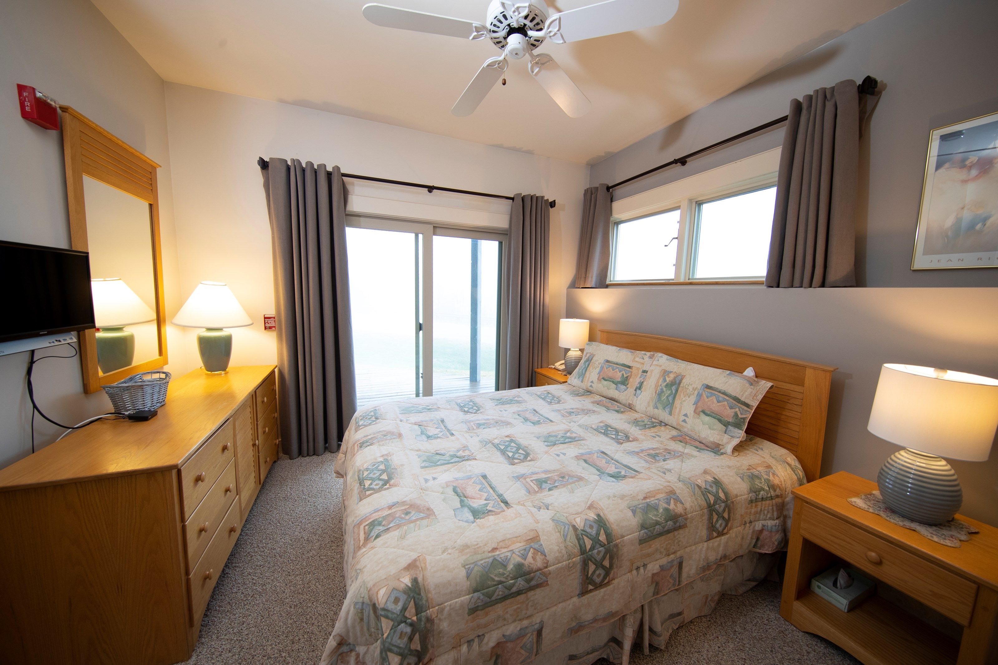 image Drift to sleep in the 2 bedrooms with a variety of bedding options!