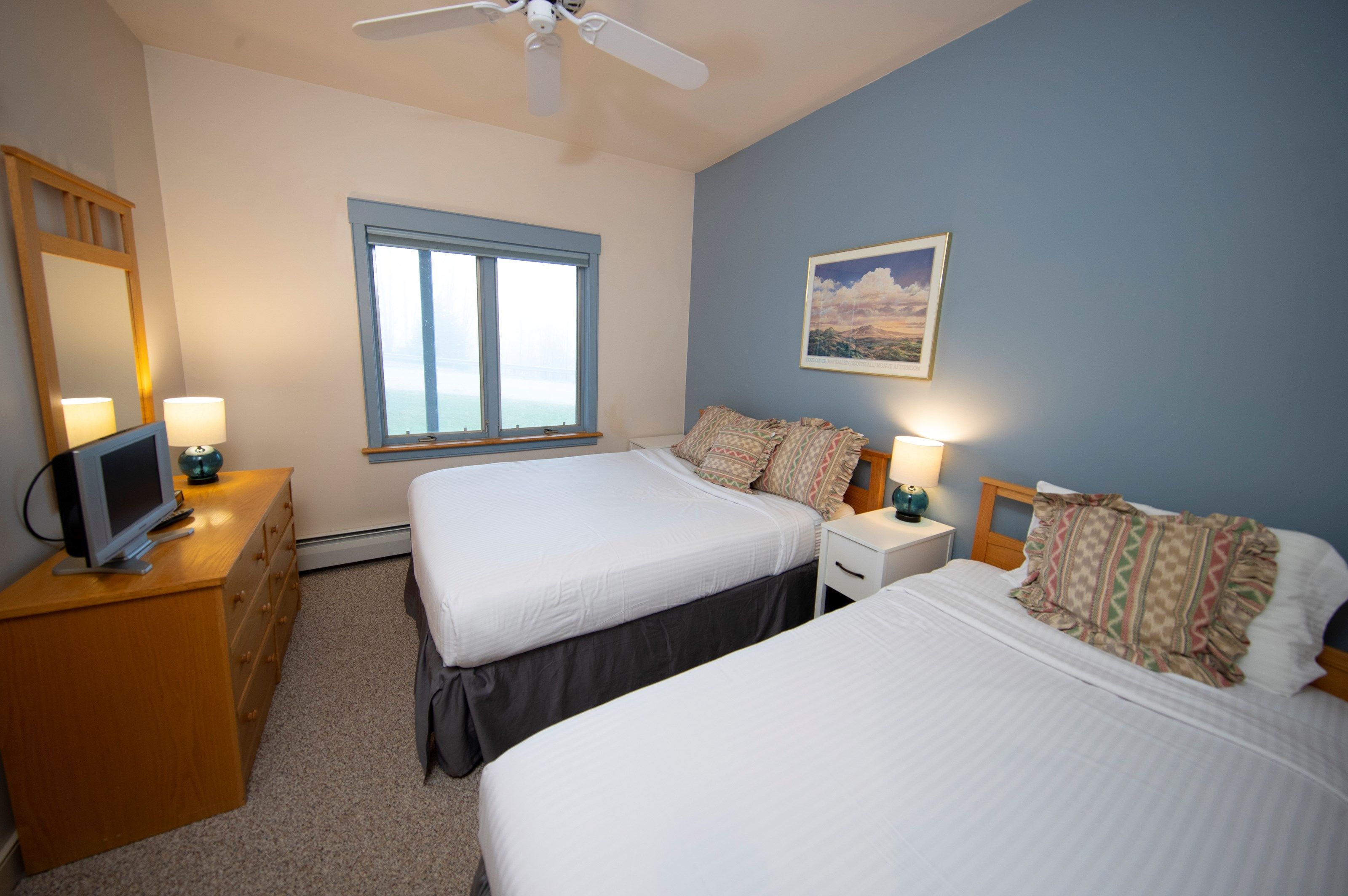 image Bedding configurations vary, please do let us know if you have a preference!