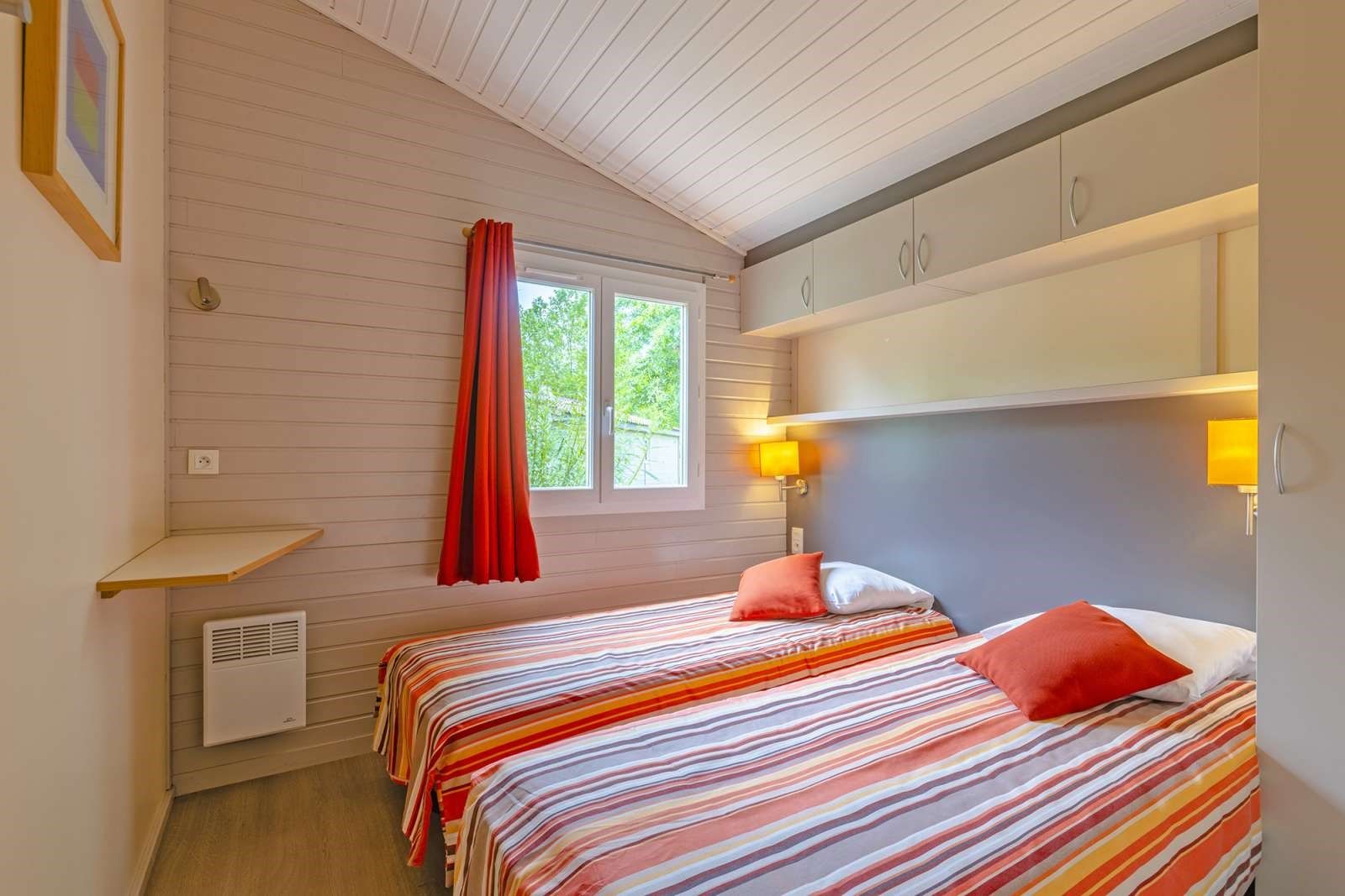 image The third bedroom contains 2 Single beds.