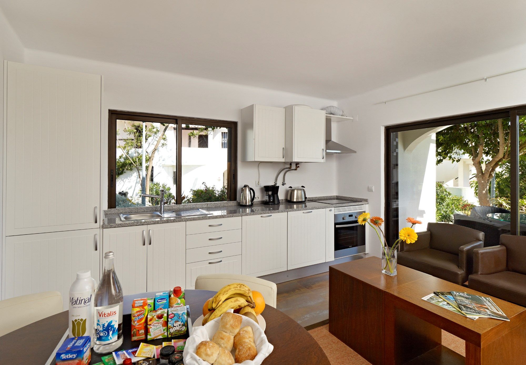 image Prepare a small meal in your kitchenette.