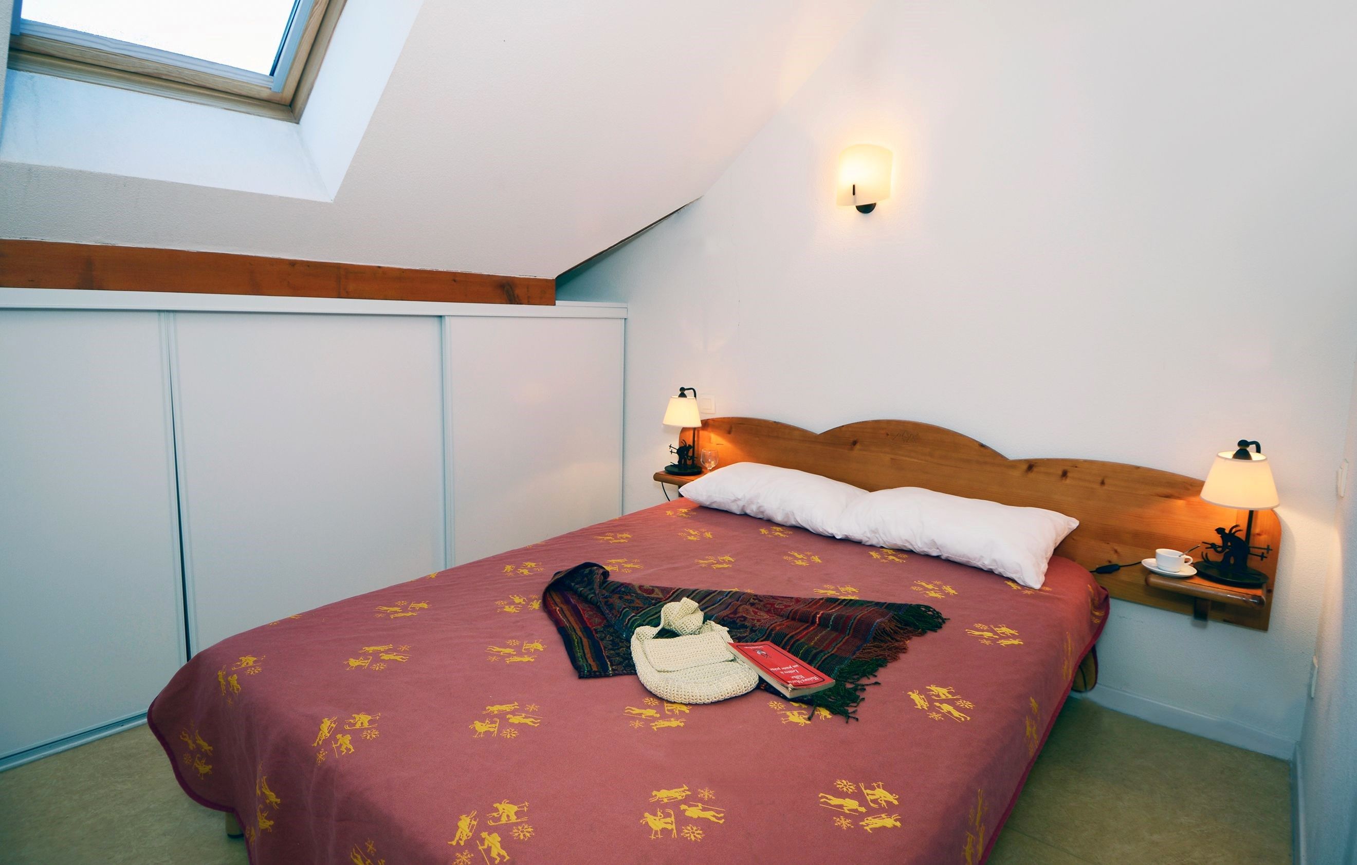 image The master bedroom features a cozy Double bed.