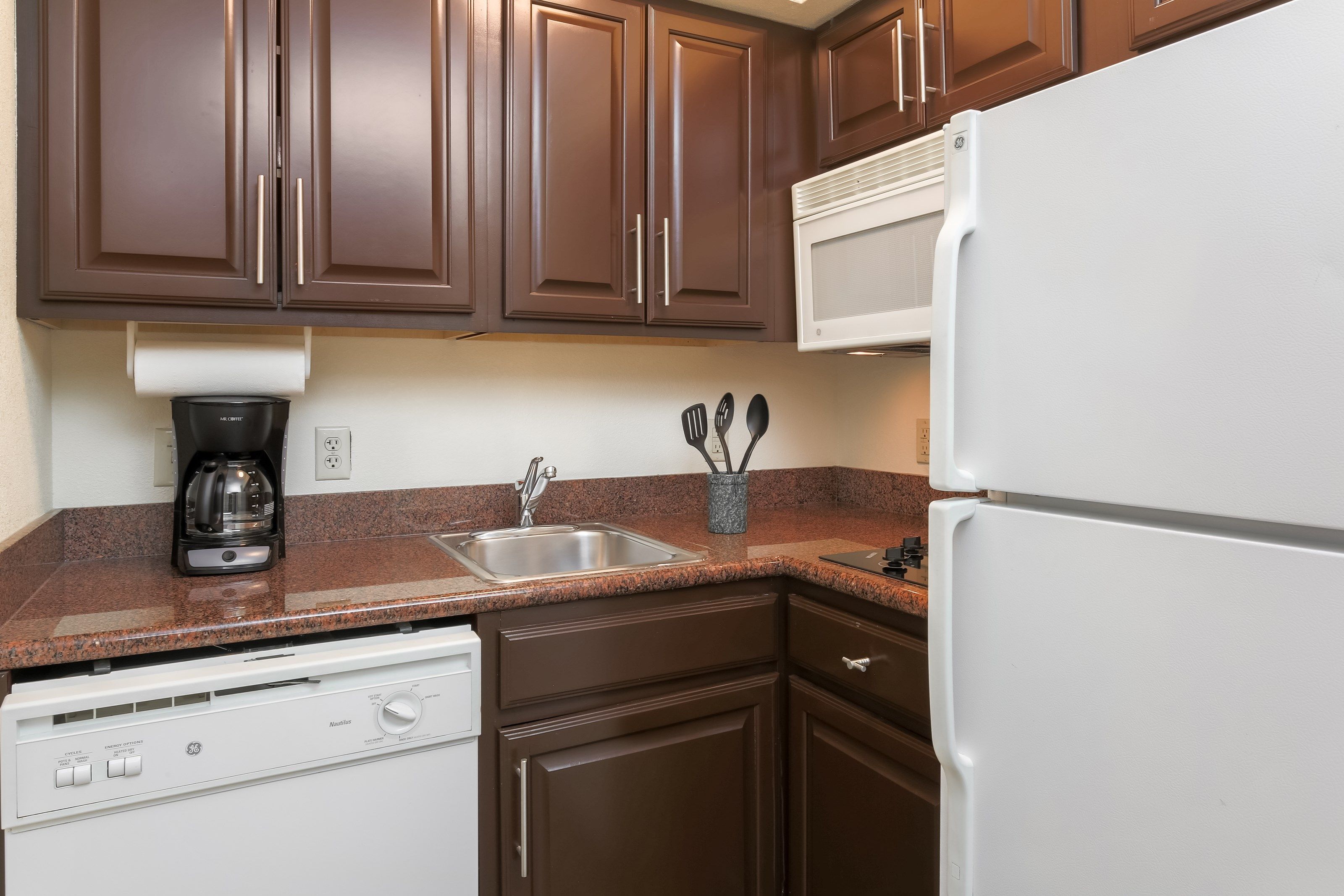 image Make a quick meal in your kitchen.