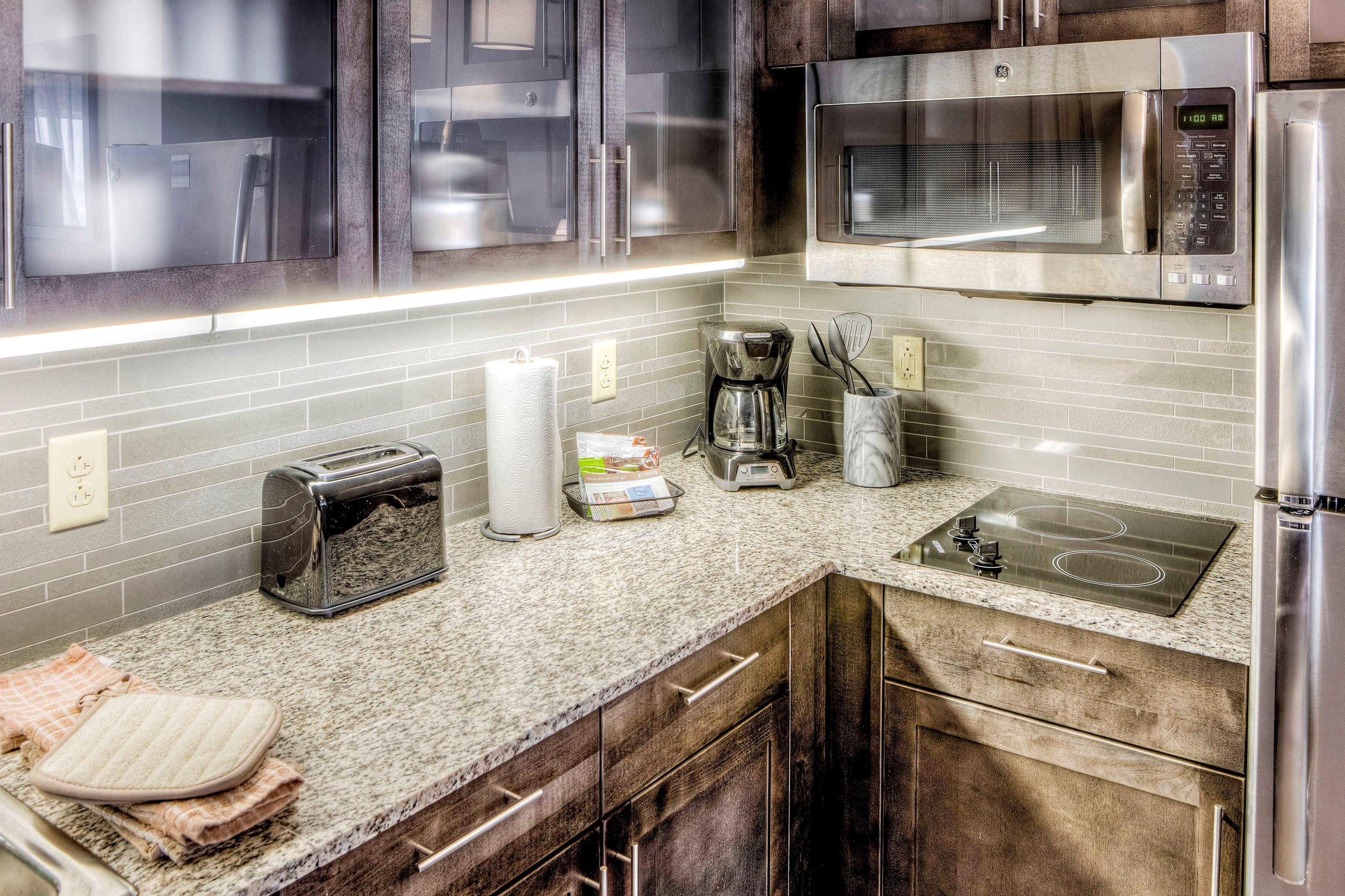 image Prepare meals in the full kitchen