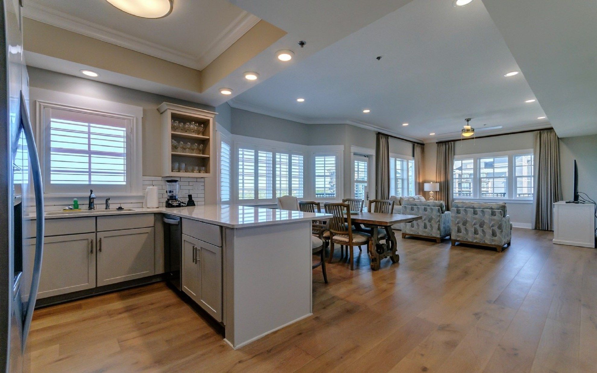 image Prepare meals in the comfort of your very own fully-equipped kitchen.