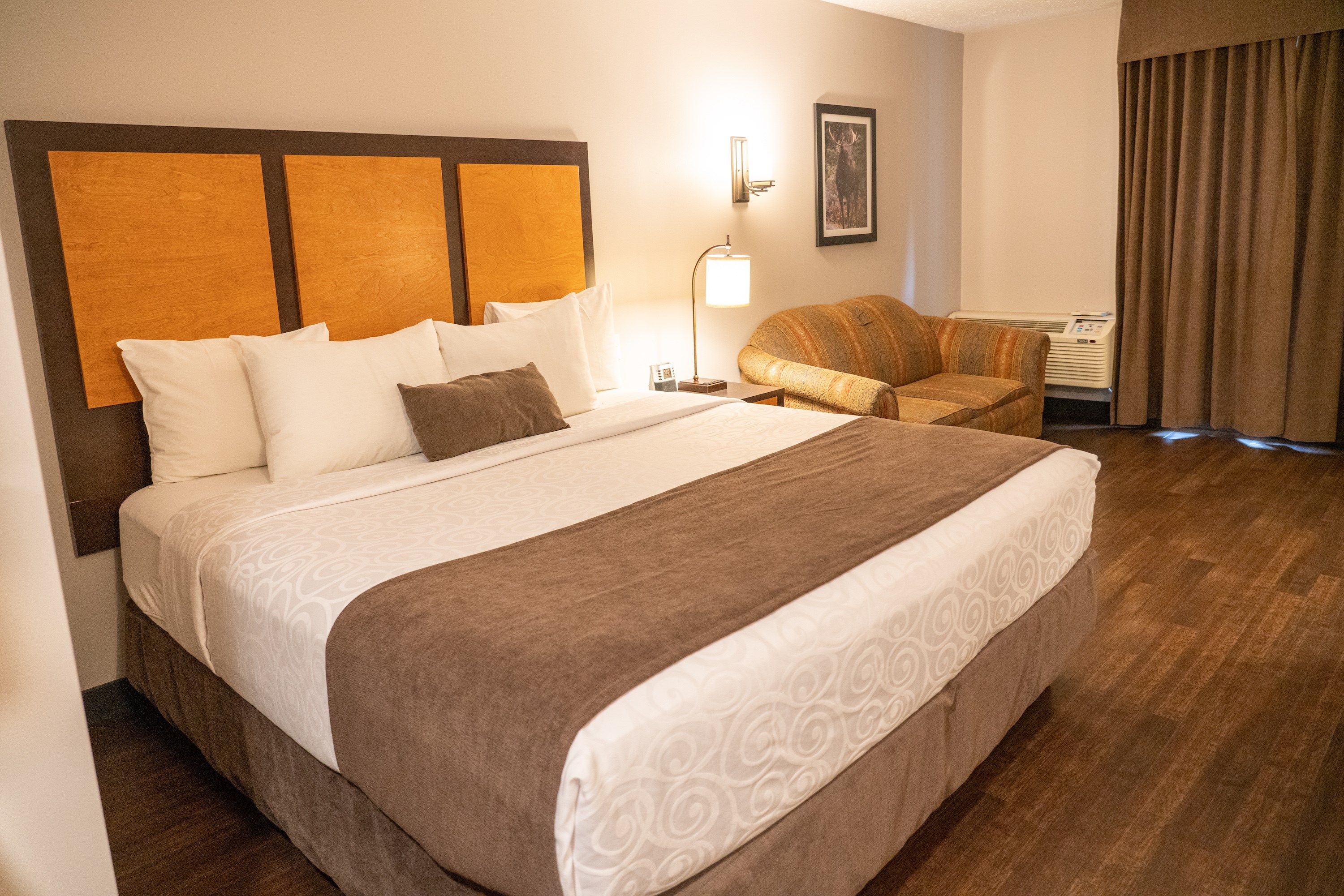 image Welcome to our cozy and modern suite in Canmore!