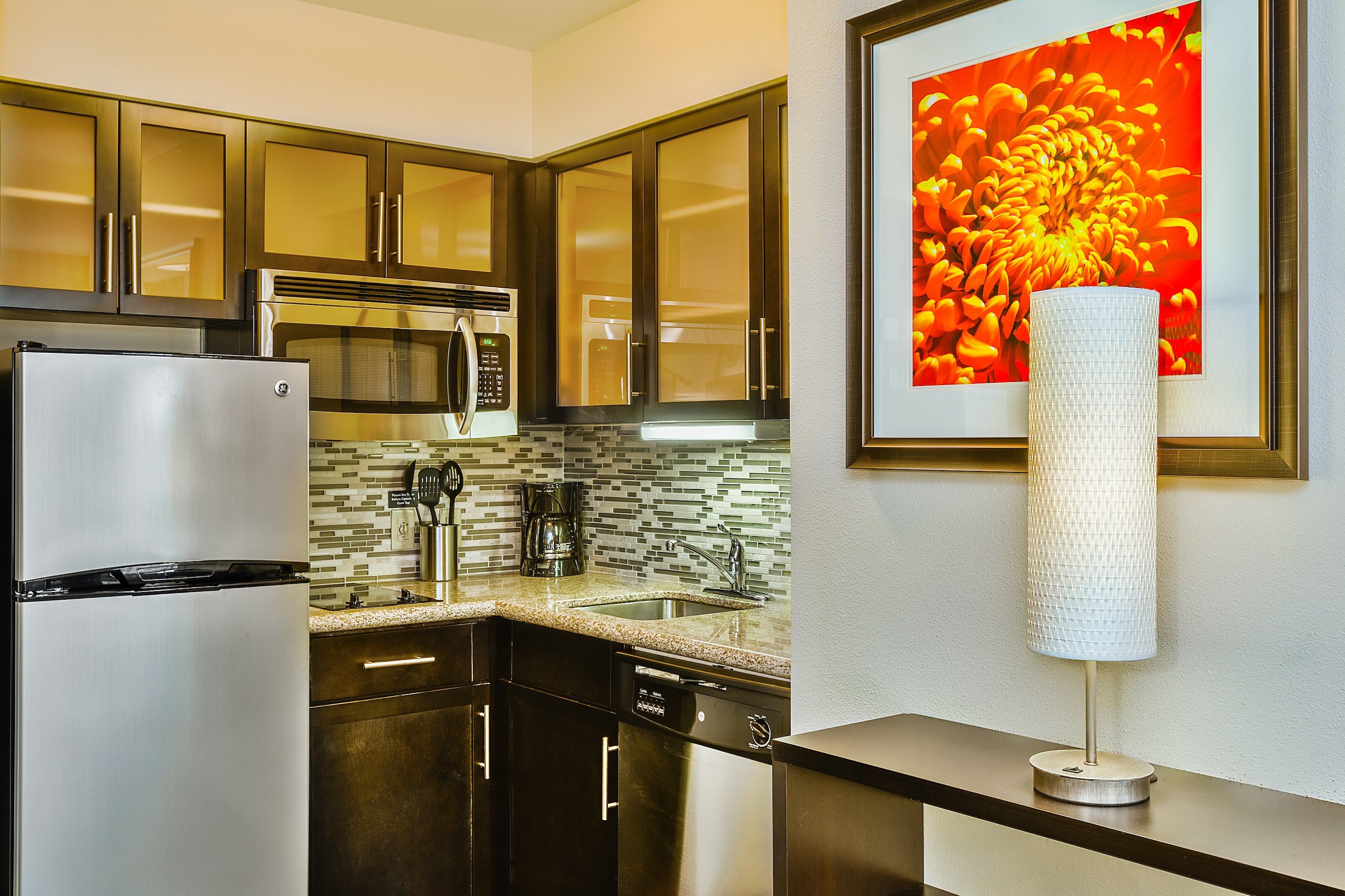 image Prepare meals in the comfort of your very own fully-equipped kitchen.