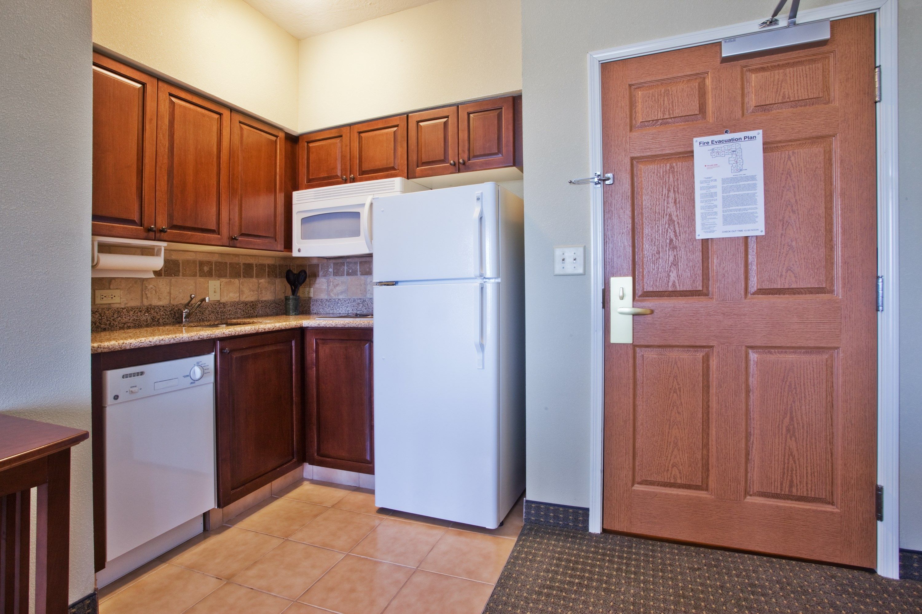 image Prepare meals in the comfort of your very own fully-equipped kitchen.
