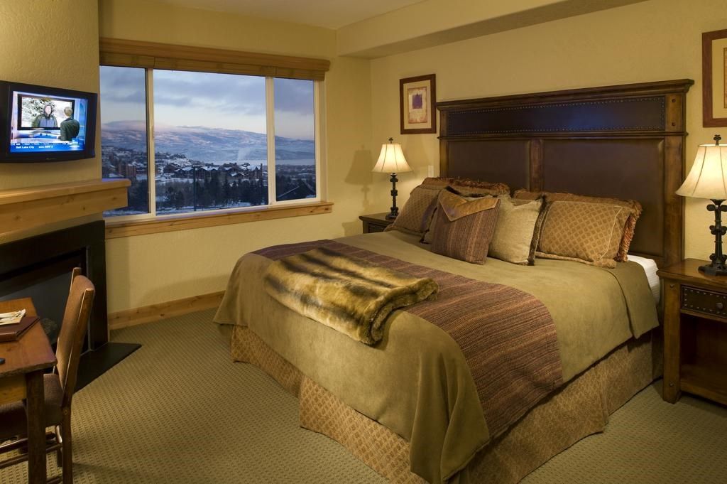 image Enjoy mountain views from your bed.