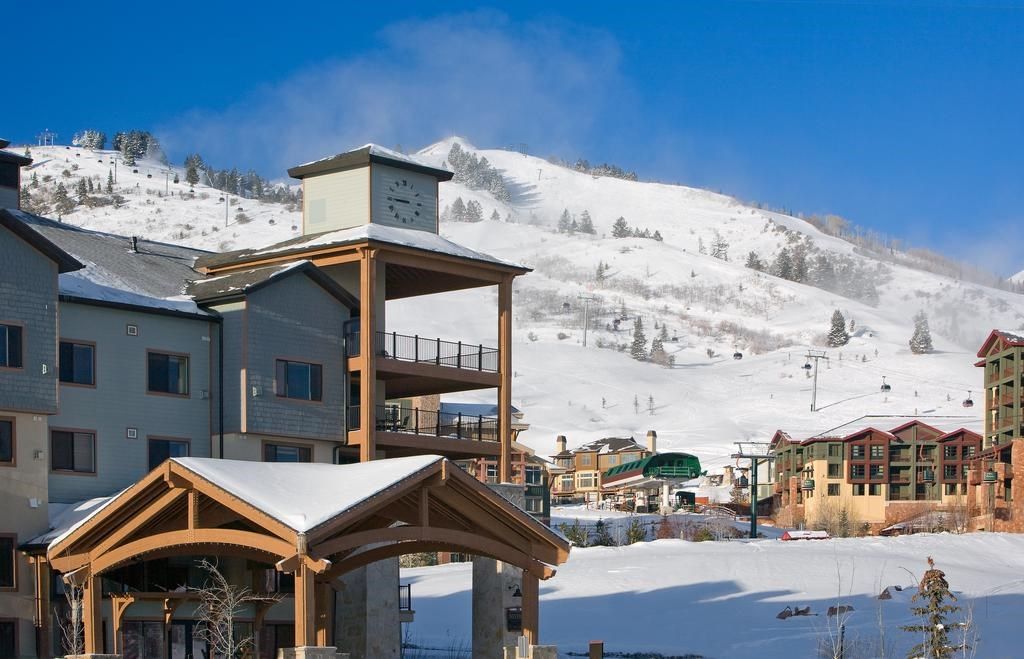 image Enjoy great ski-in/ski-out access to the slopes