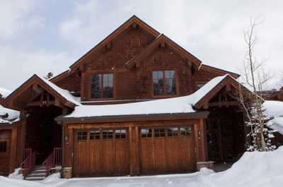 Enjoy a mountain retreat to Breckenridge Ski Resort!