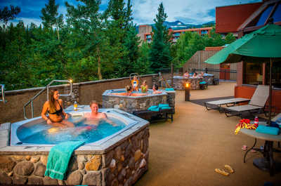 Enjoy the outdoor hot tub!