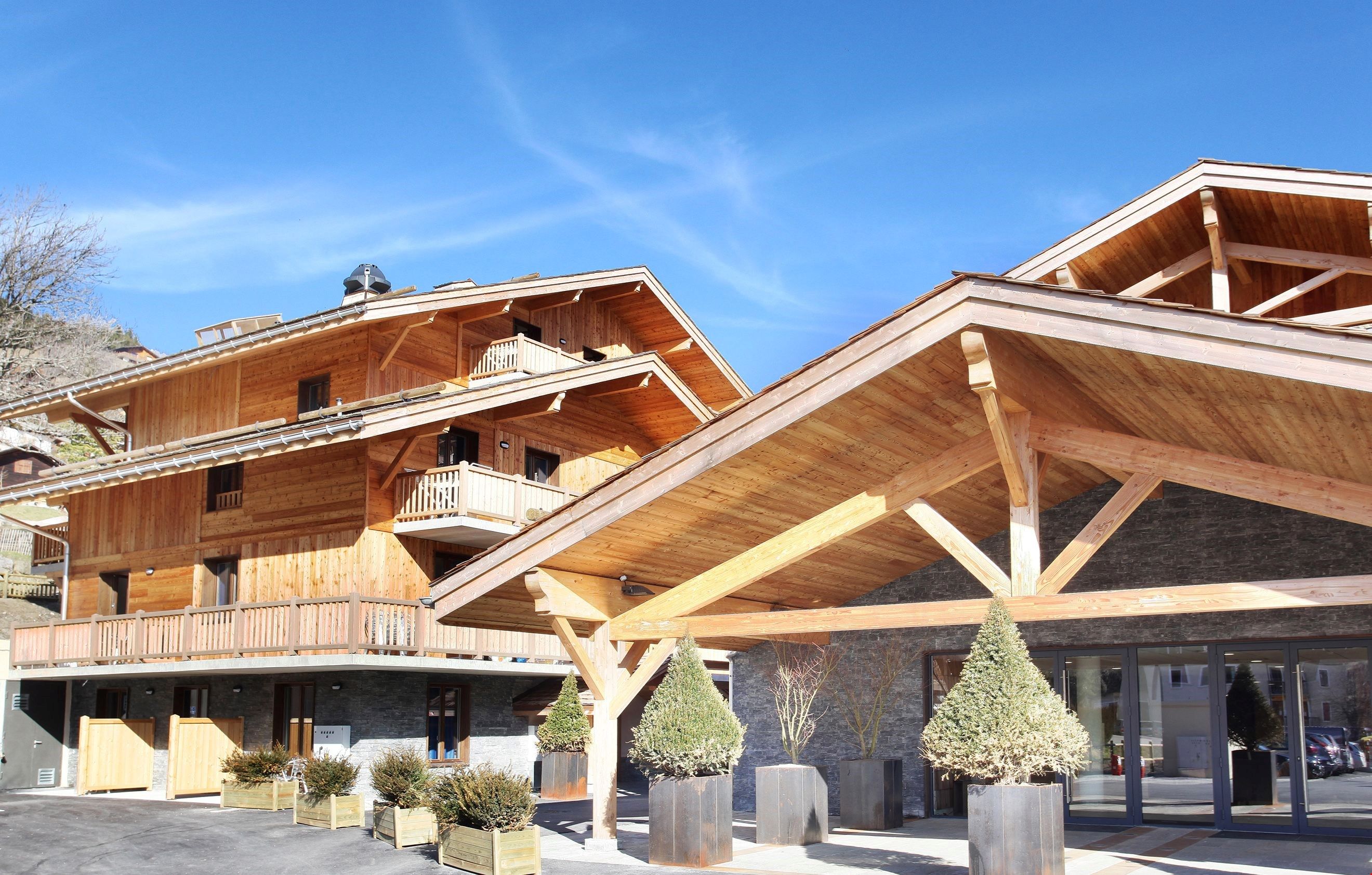 image This accommodation gives access to the Bossonnet ski lifts leading directly to the slopes of La Clusaz via a footbridge