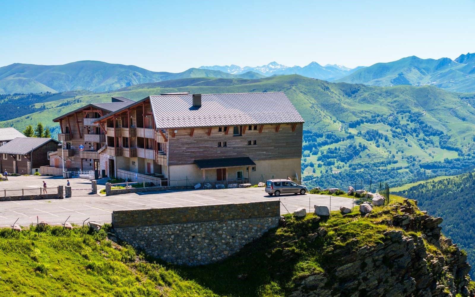 image Experience the picturesque atmosphere at this amazing property.