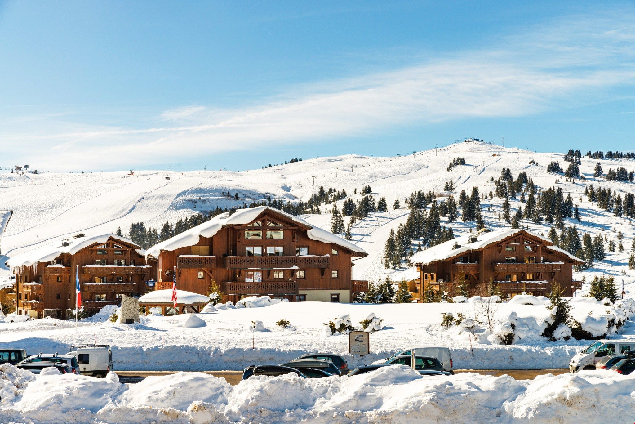 image Enjoy the traditional Savoyard decor and easy access to the pistes and ski lifts.