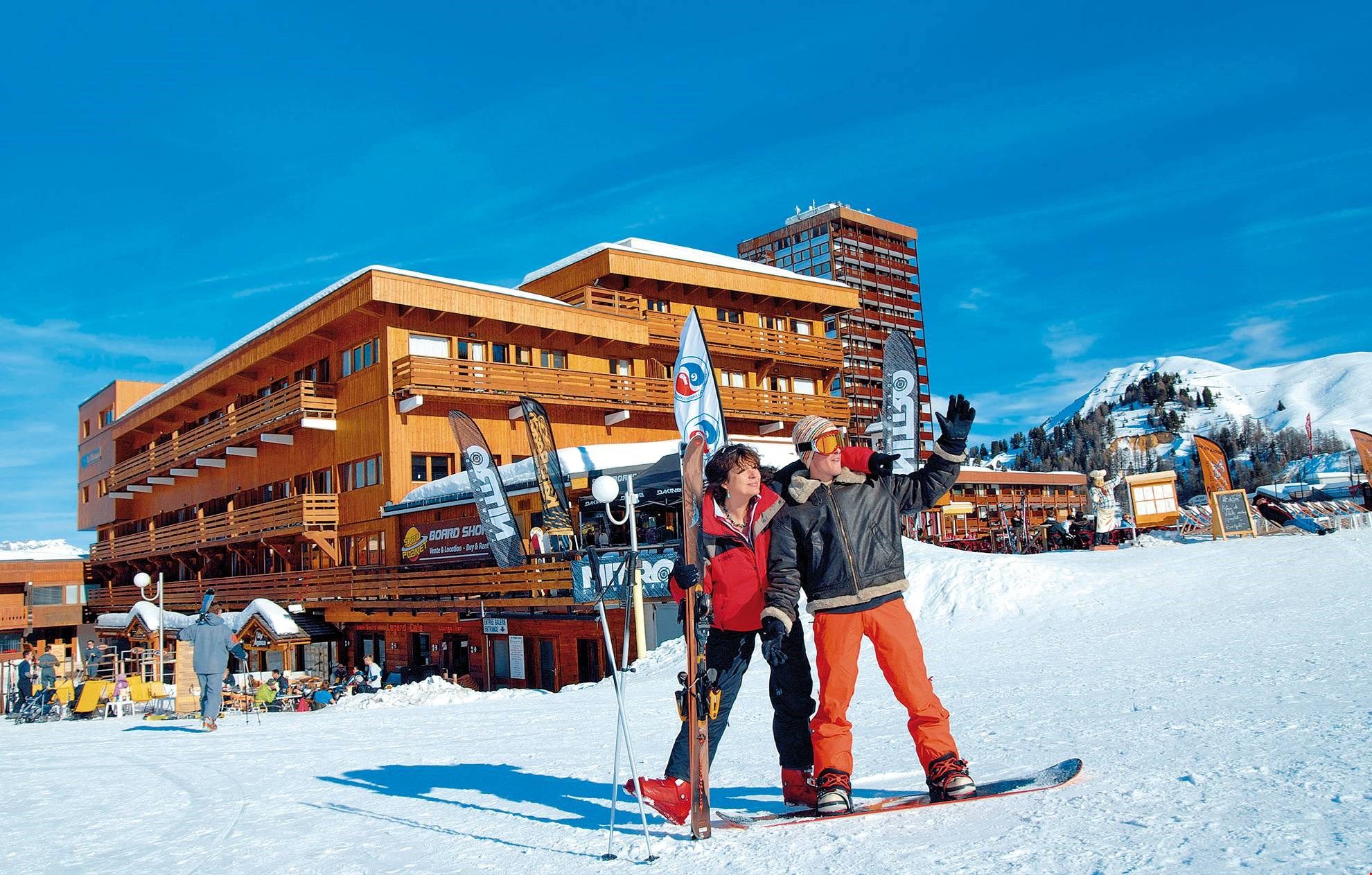 image Be the first to the ski lifts thanks to the ski-in/ski-out location.