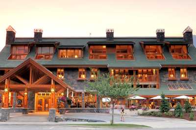 Experience a wonderful Banff vacation in this lovely chalet-style accommodation.