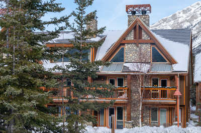 Plan your holiday in the reception area of Hidden Ridge Resort, where comfort meets adventure.