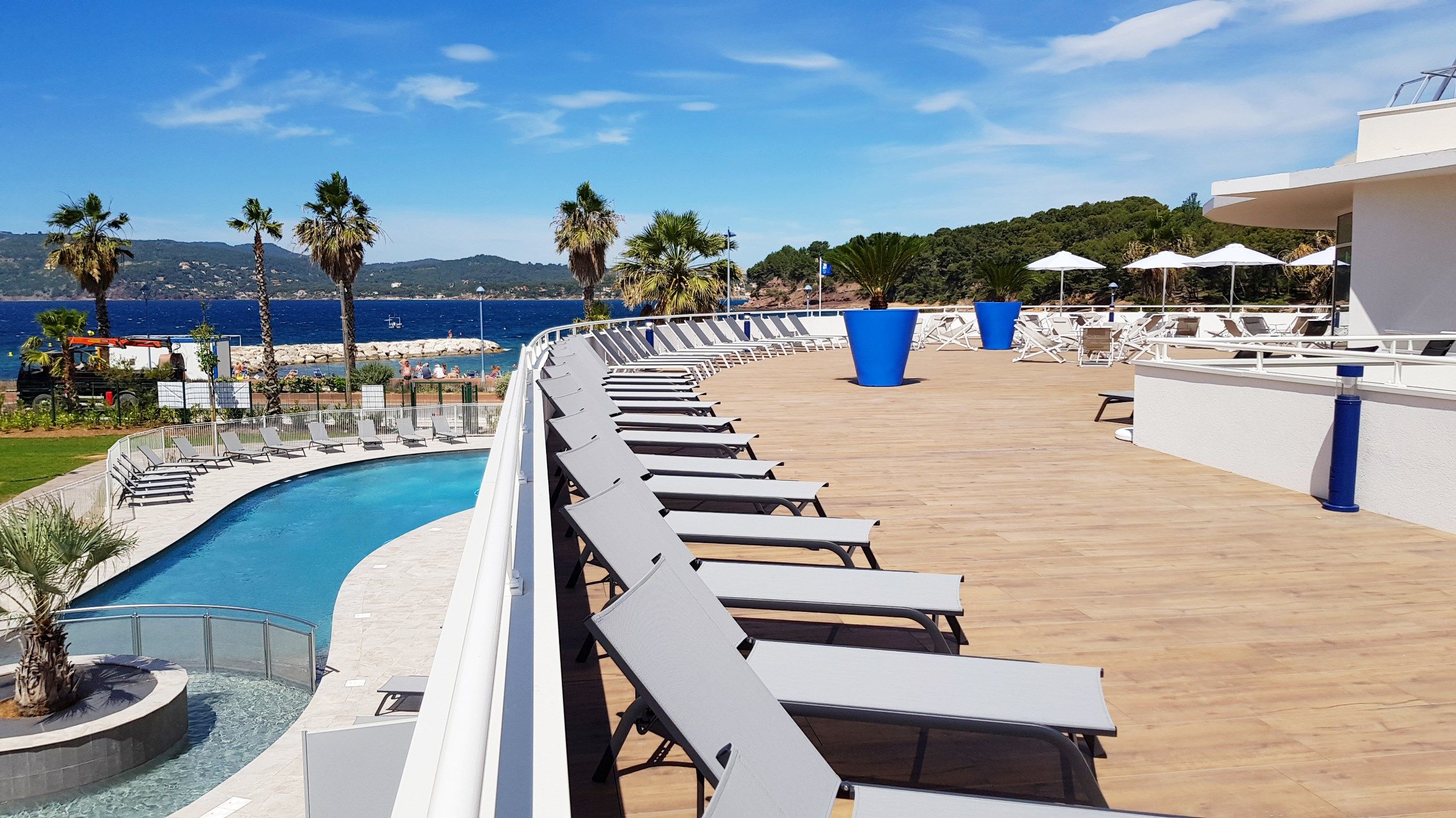 image Spend time on the terrace with sun loungers for everyone!