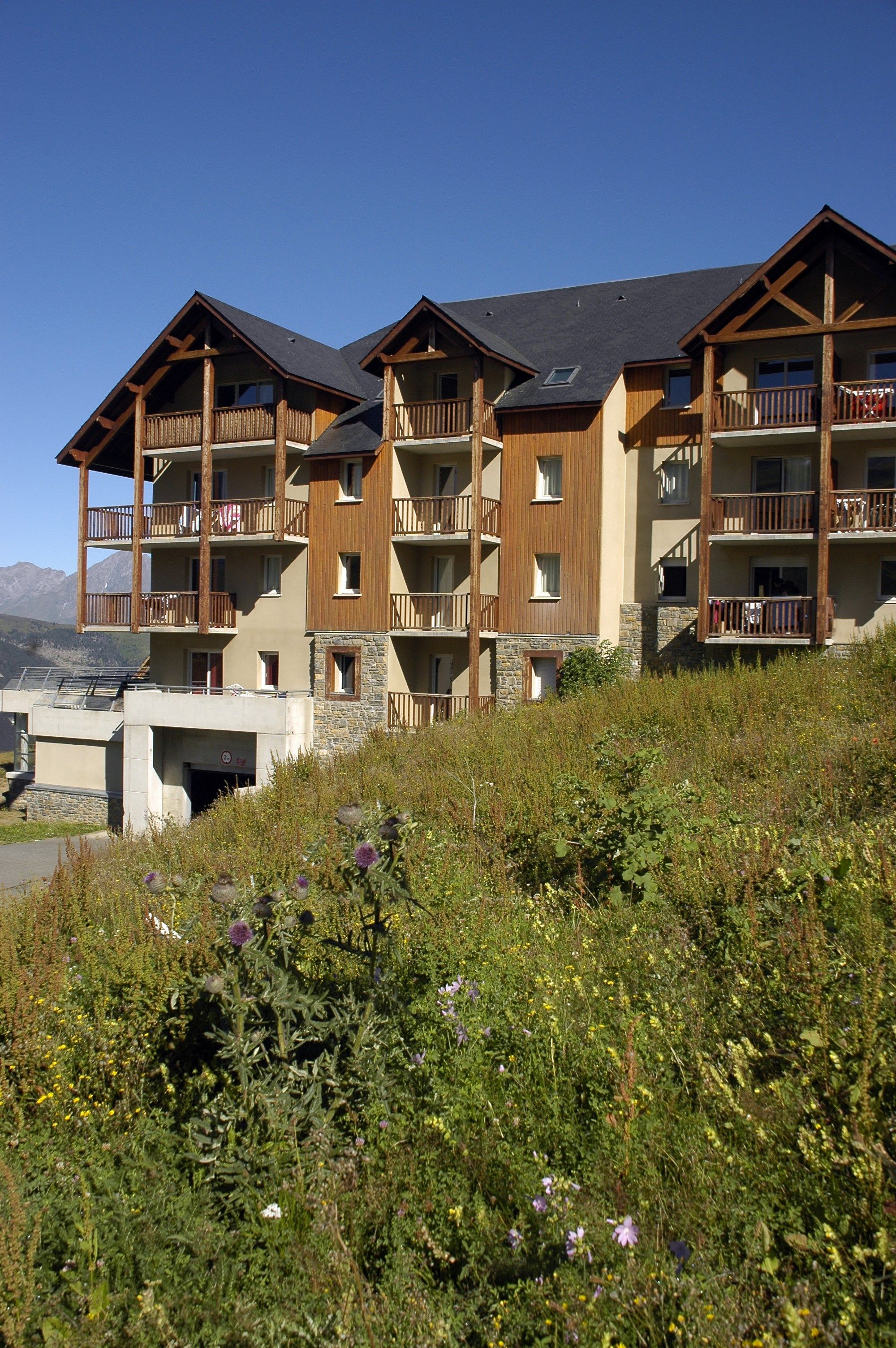 image Spend your summer in the mountains!