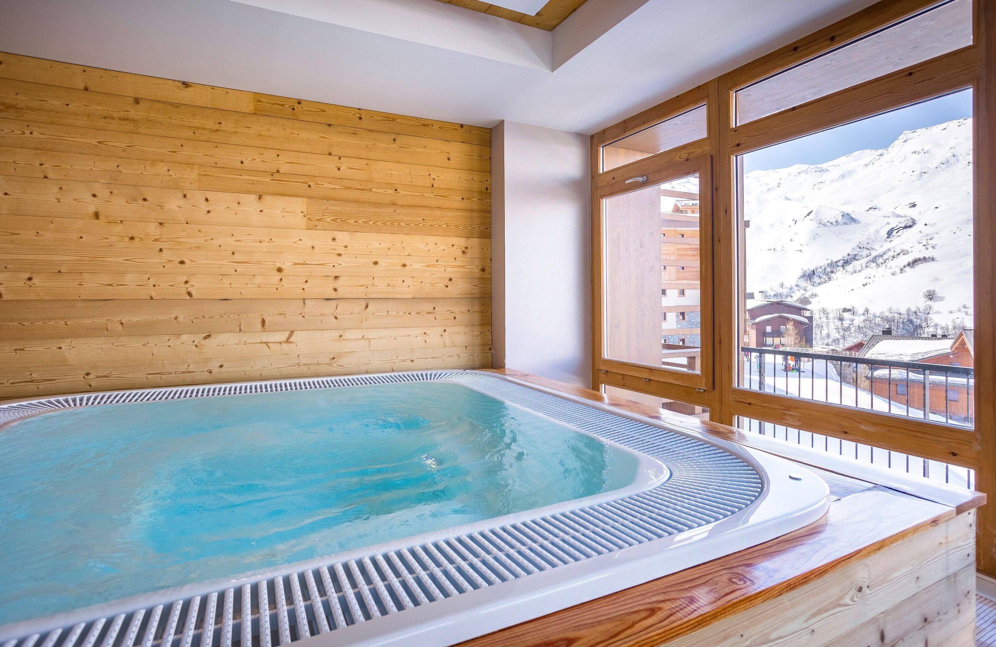 image Enjoy on-site amenities such as the jacuzzi.